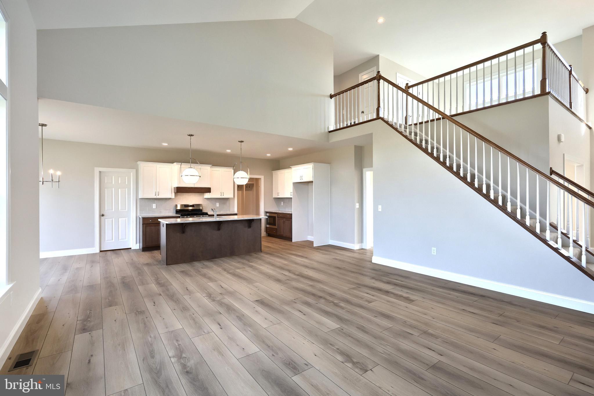 AUTUMN CHASE - Residential