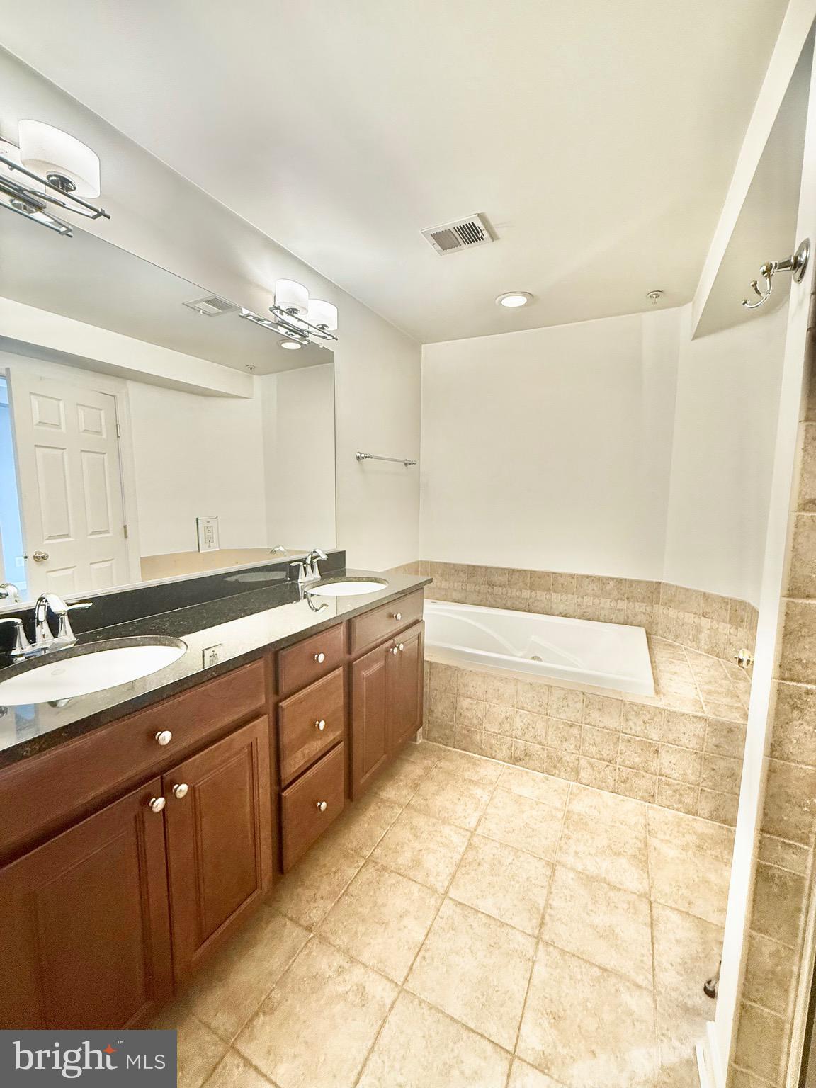 CAMERON STATION - Residential Lease