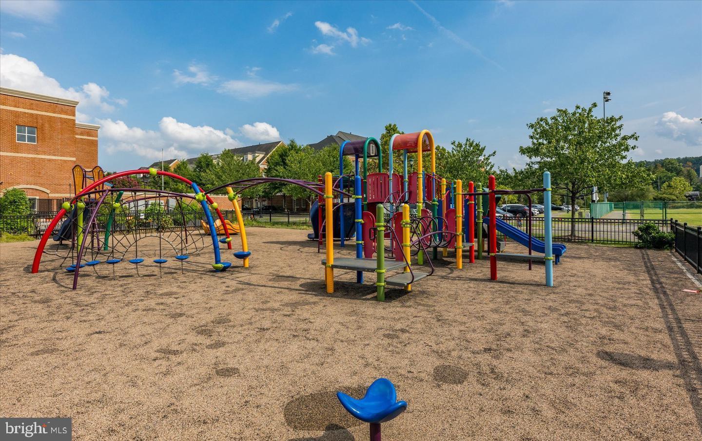 CAMERON STATION - Residential Lease