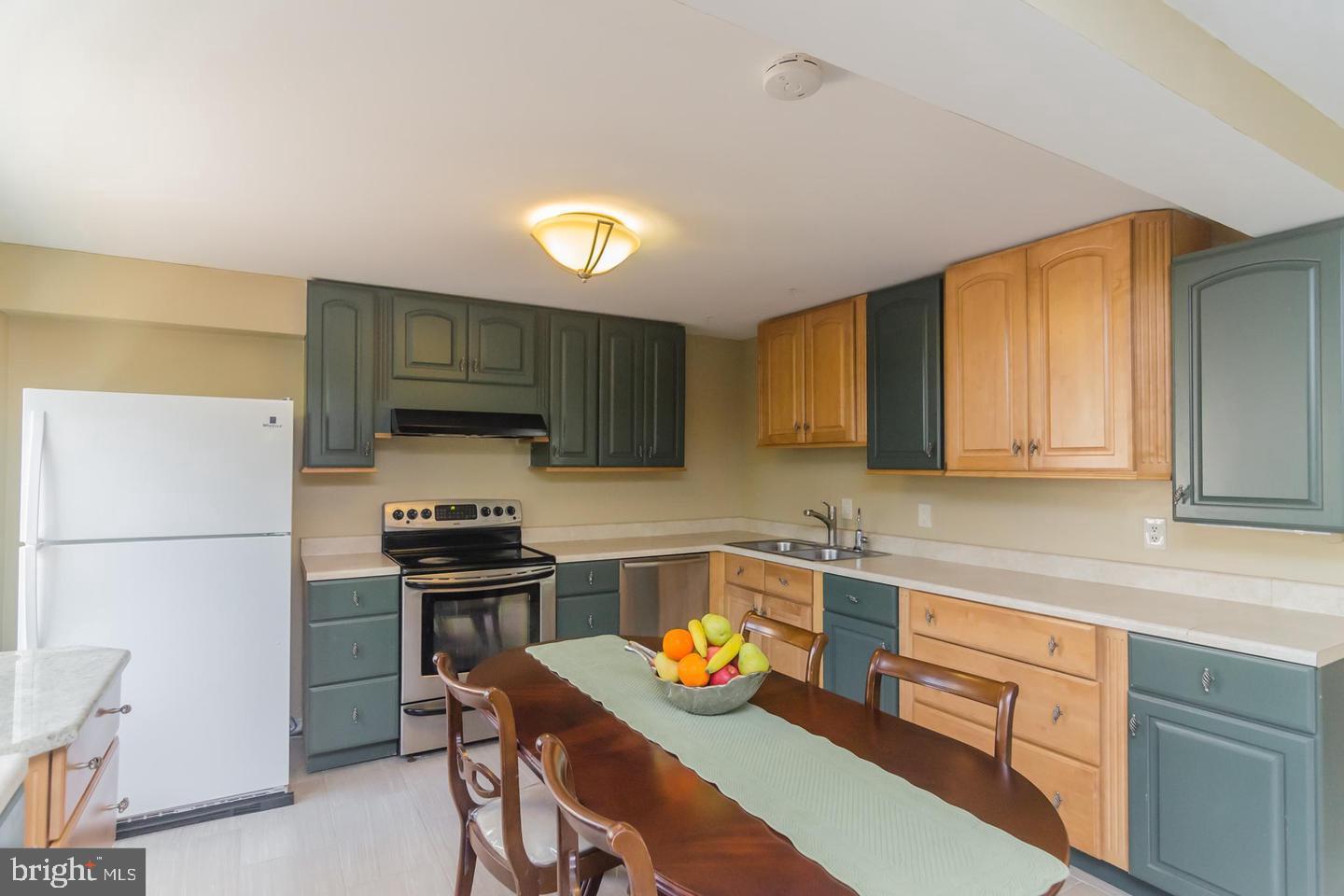 WESTLAKE TERRACE - Residential Lease