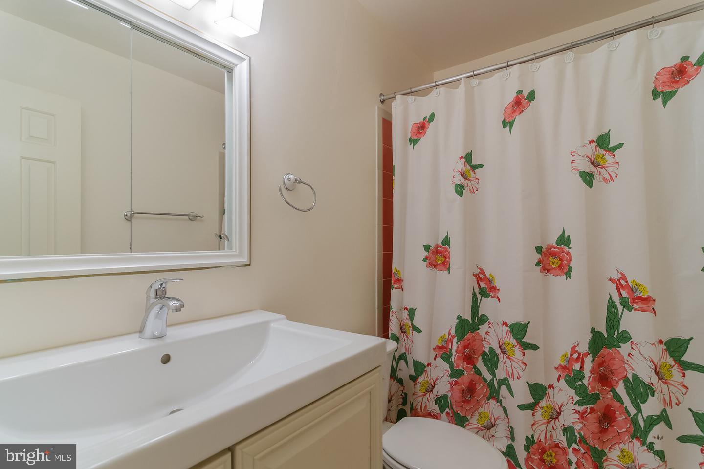 WESTLAKE TERRACE - Residential Lease