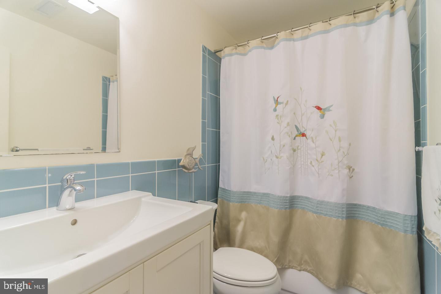 WESTLAKE TERRACE - Residential Lease