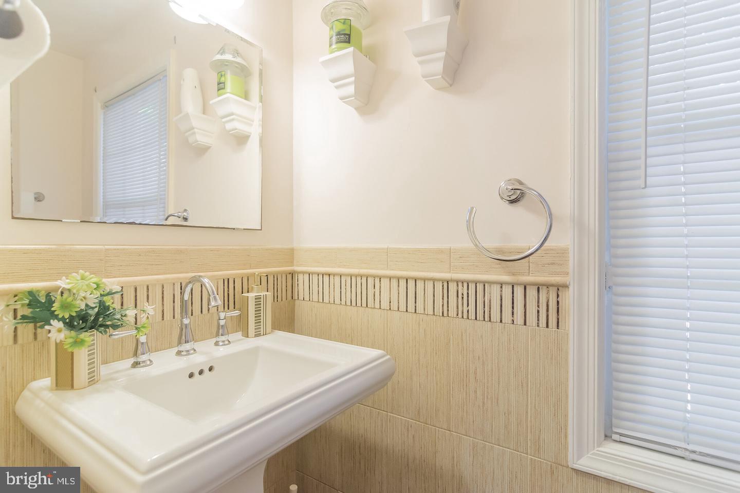 WESTLAKE TERRACE - Residential Lease