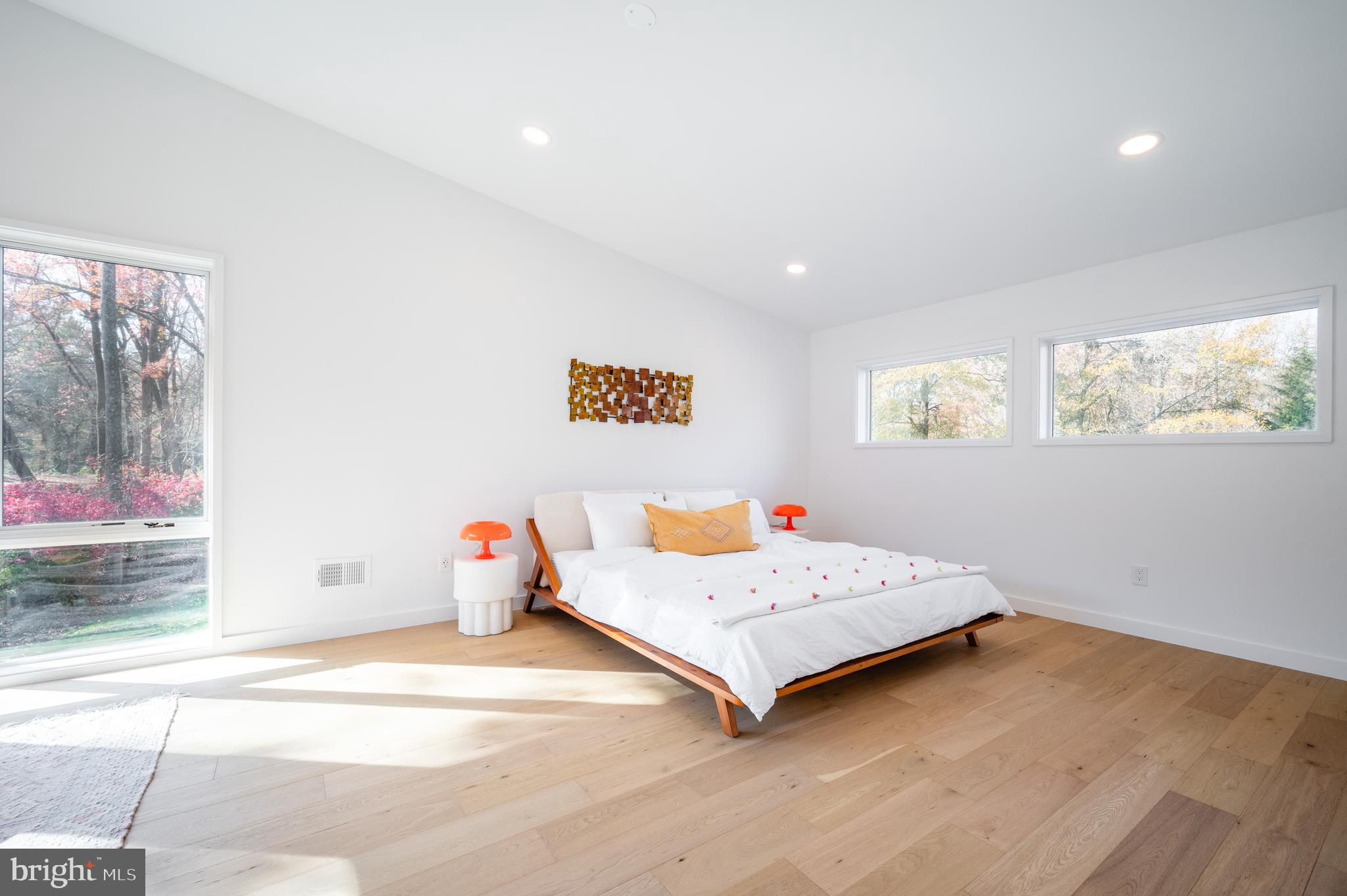 HOLLIN HILLS - Residential