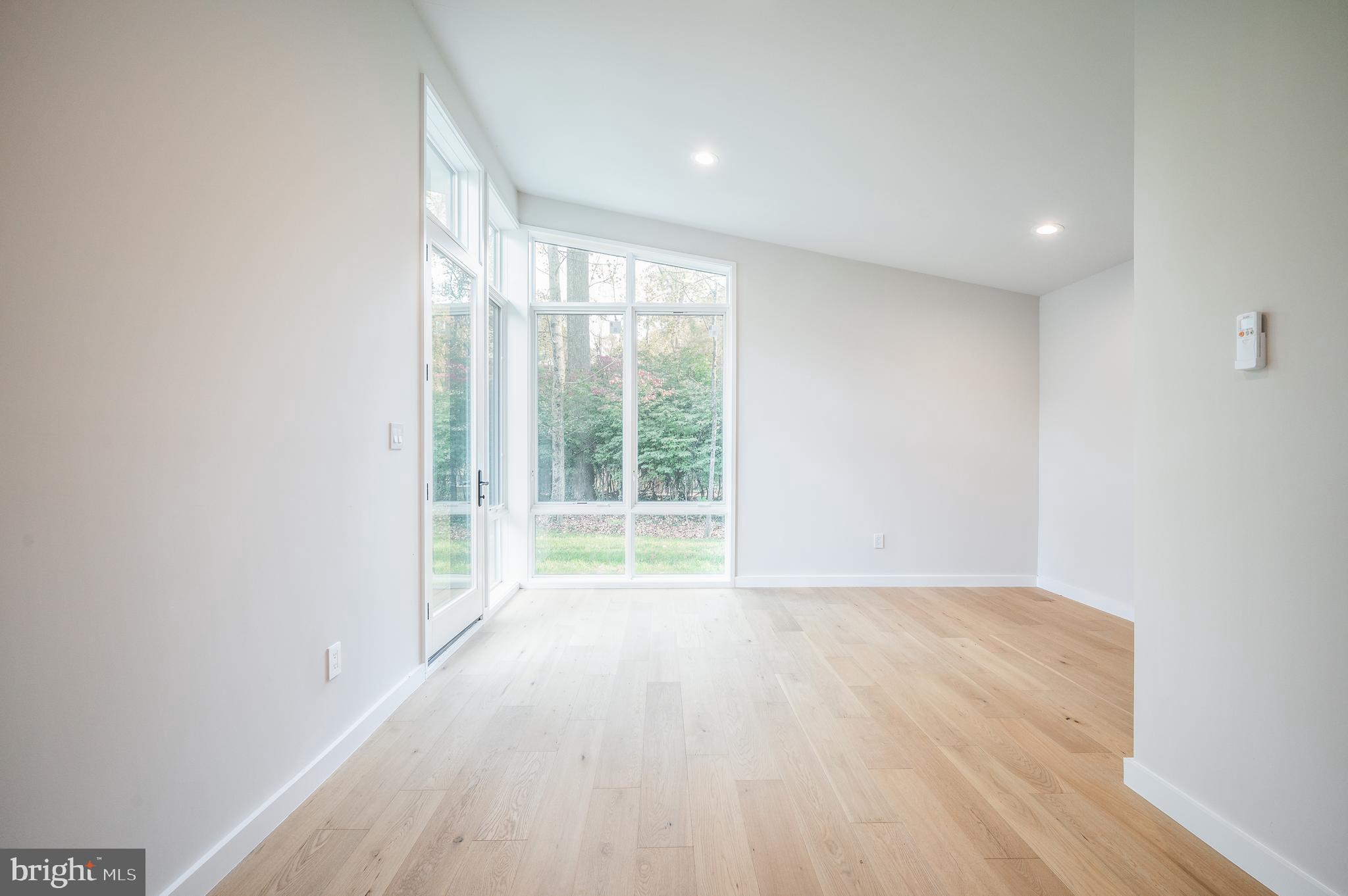 HOLLIN HILLS - Residential