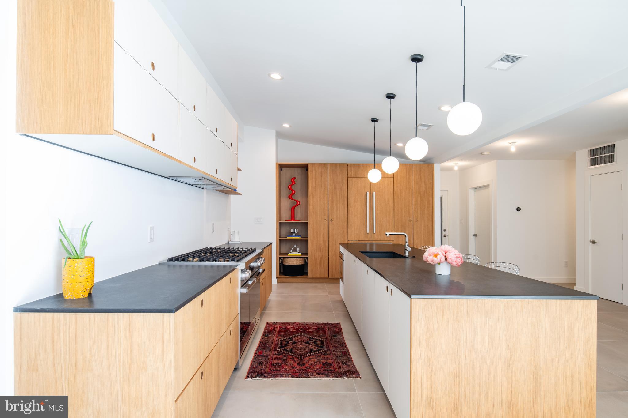 HOLLIN HILLS - Residential