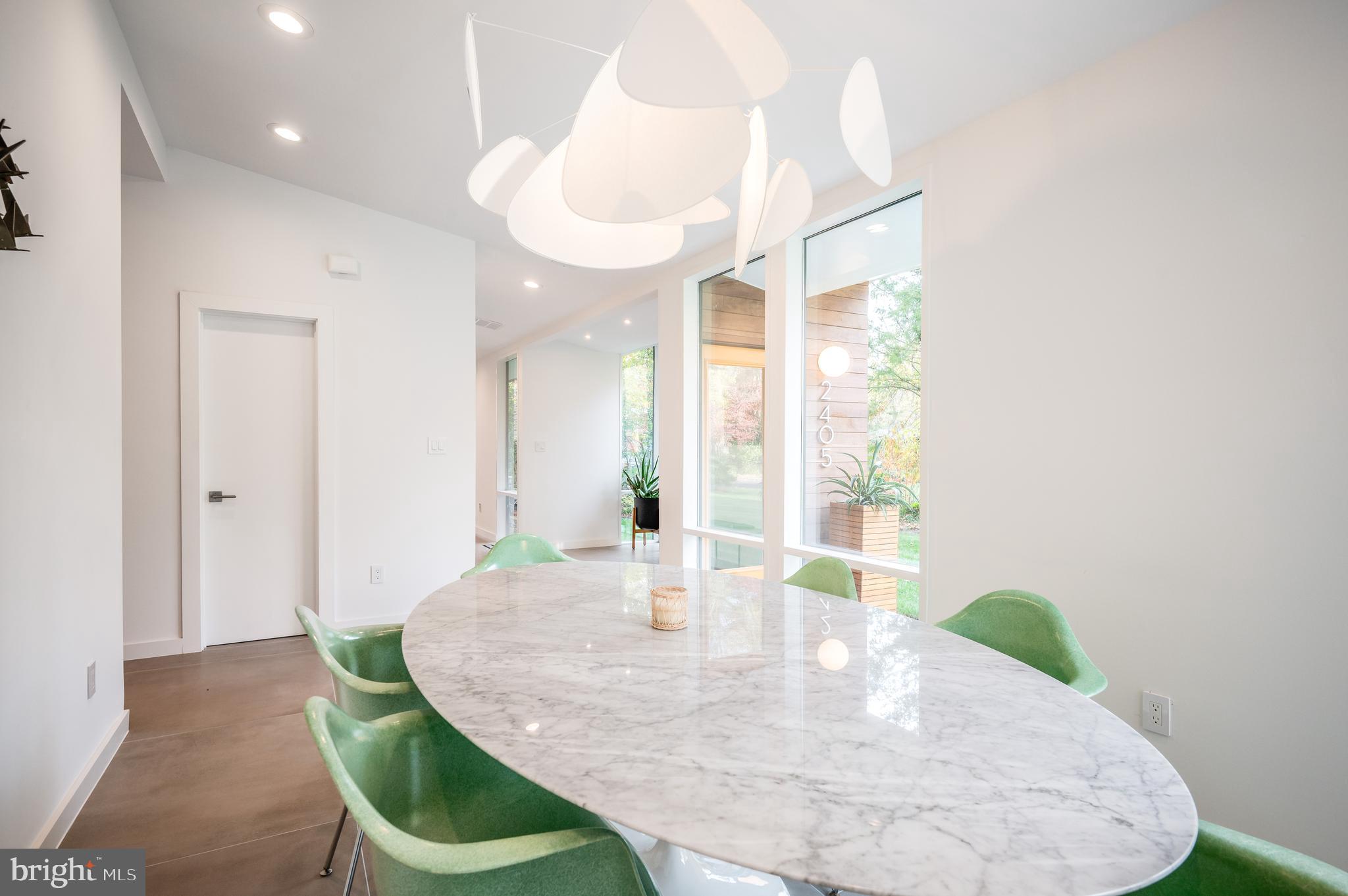 HOLLIN HILLS - Residential