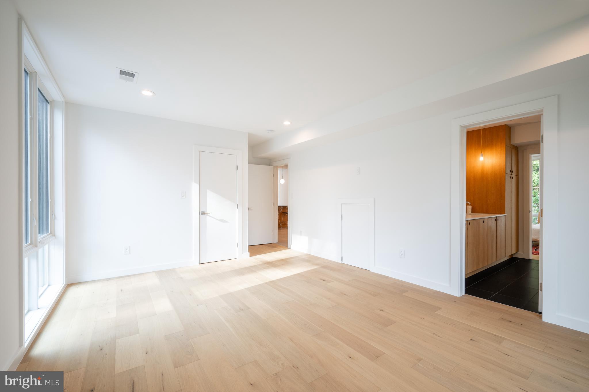 HOLLIN HILLS - Residential