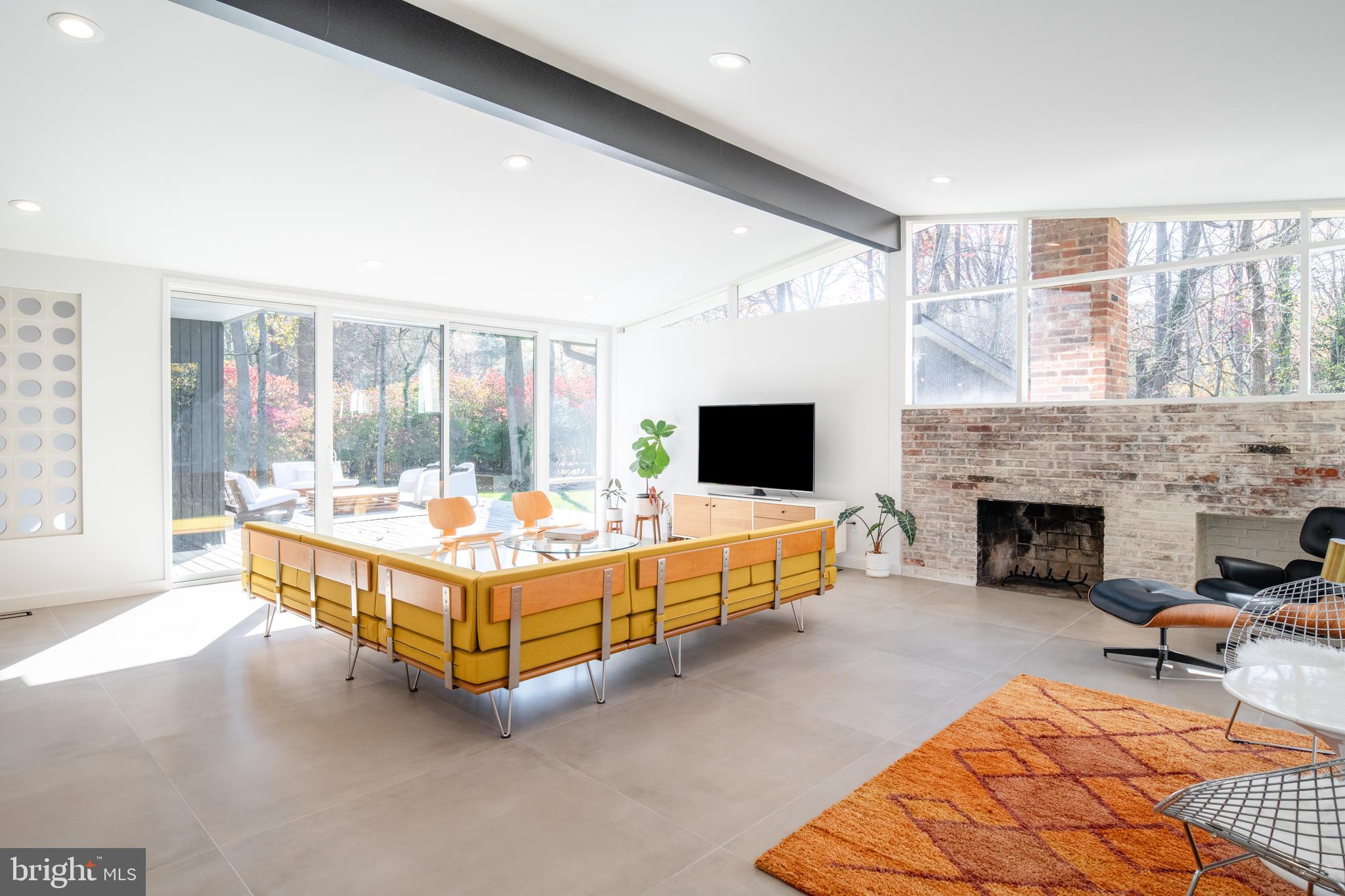 HOLLIN HILLS - Residential