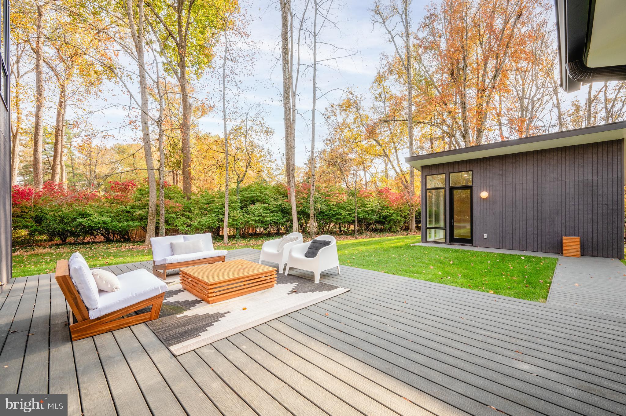 HOLLIN HILLS - Residential