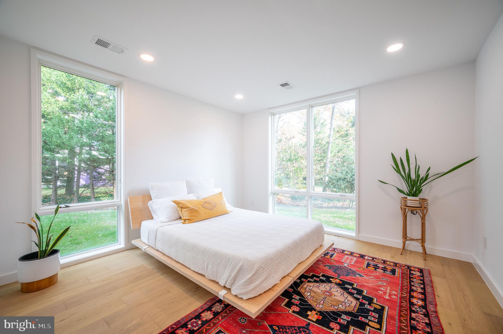 HOLLIN HILLS - Residential