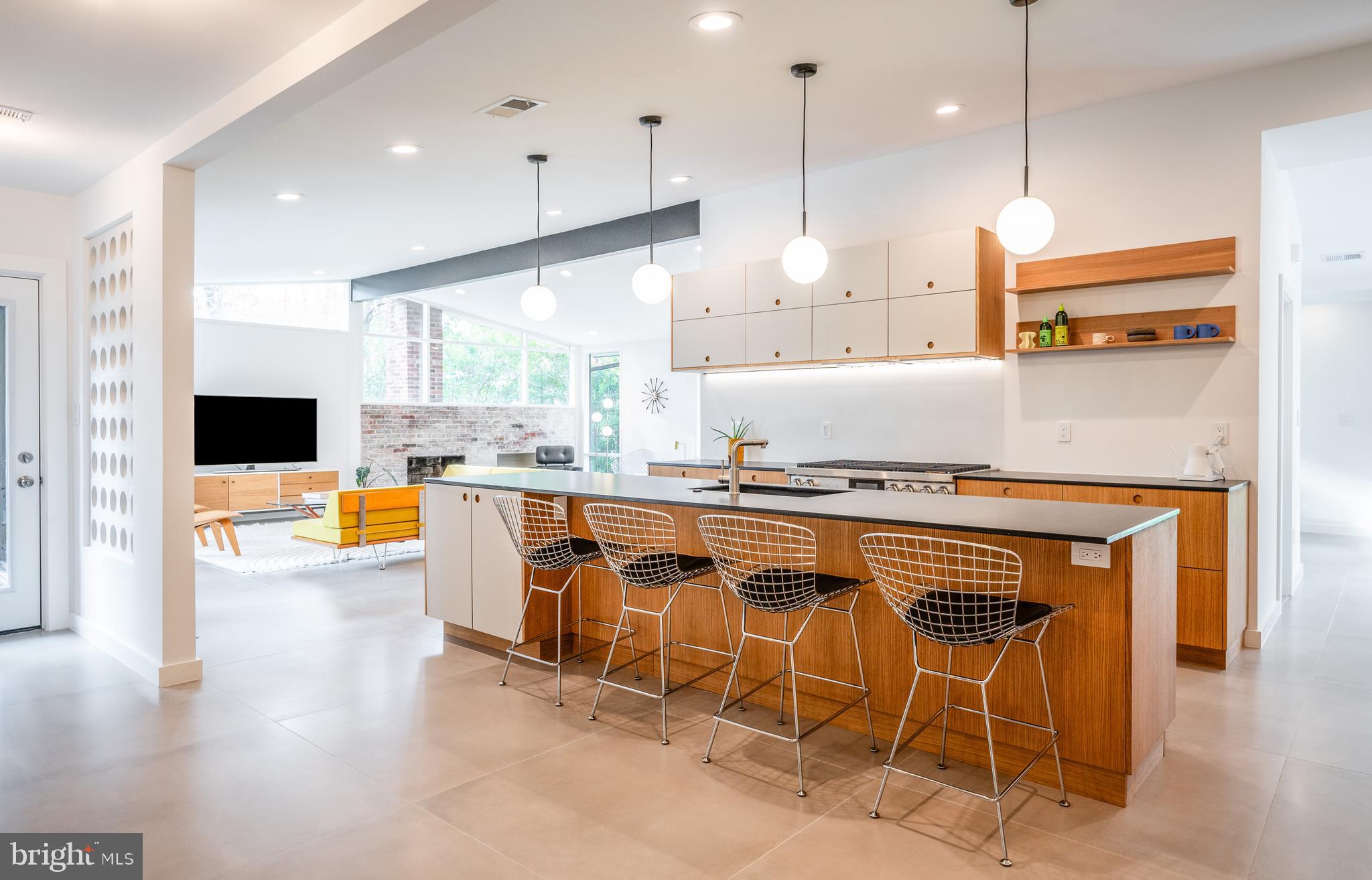 HOLLIN HILLS - Residential