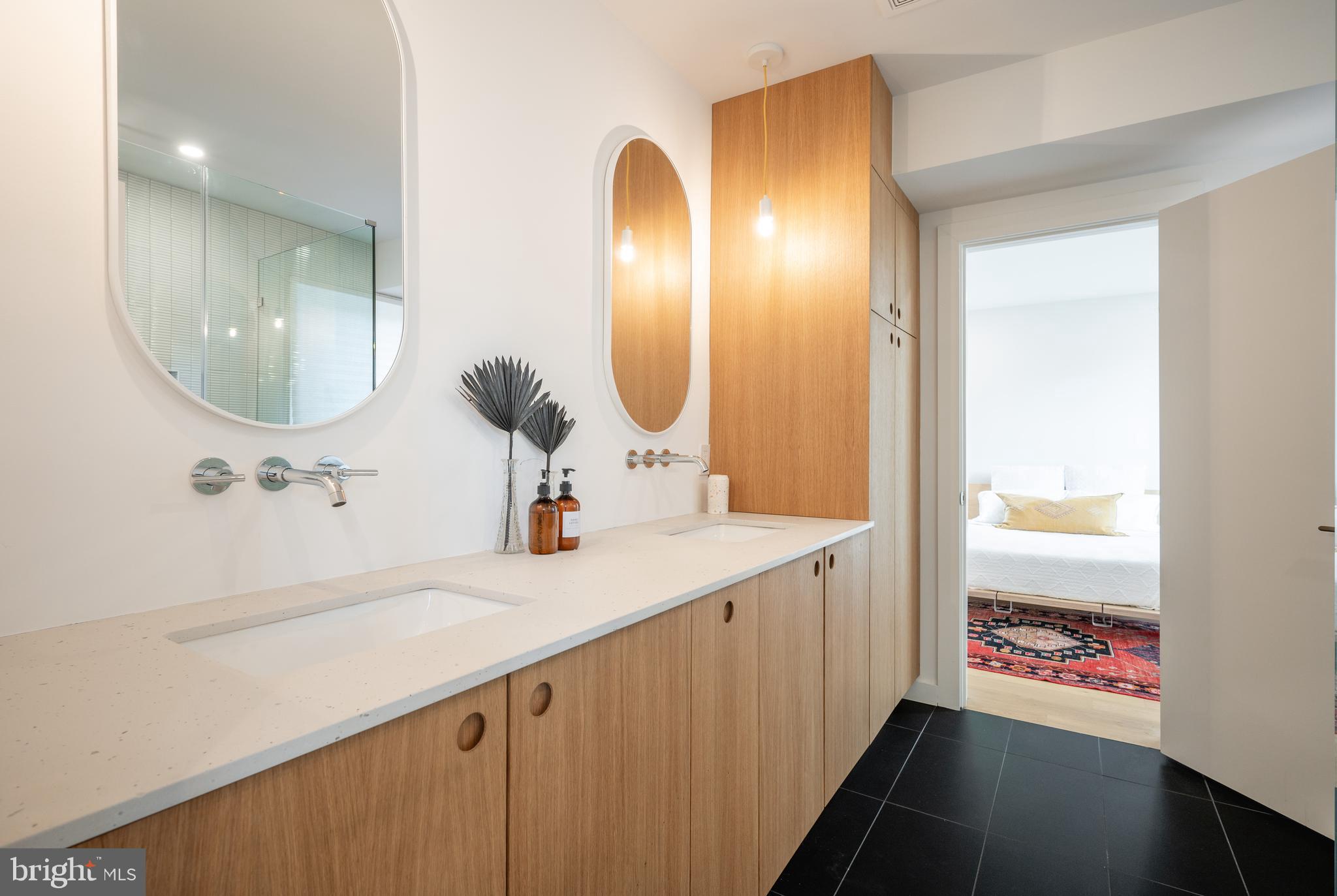 HOLLIN HILLS - Residential