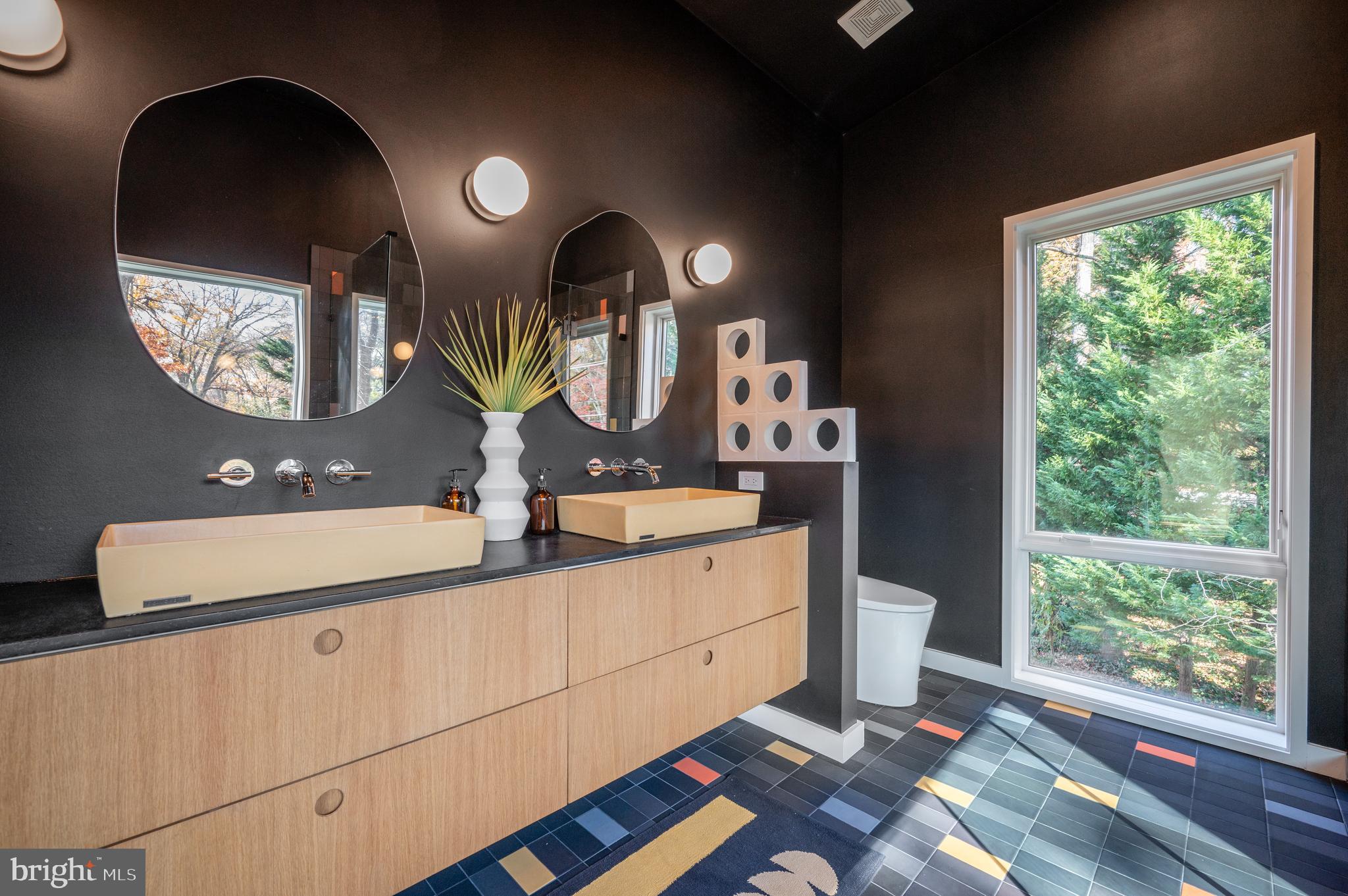 HOLLIN HILLS - Residential