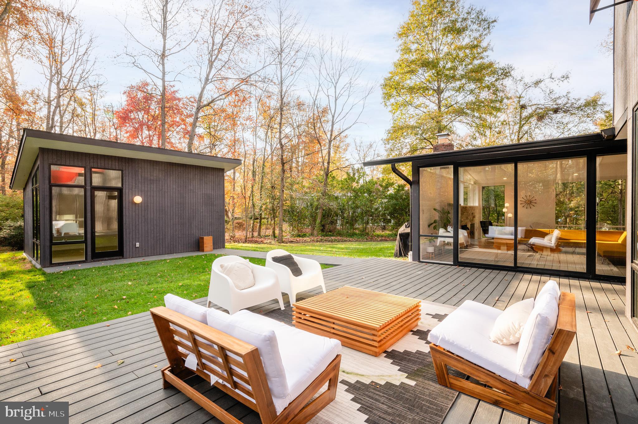 HOLLIN HILLS - Residential