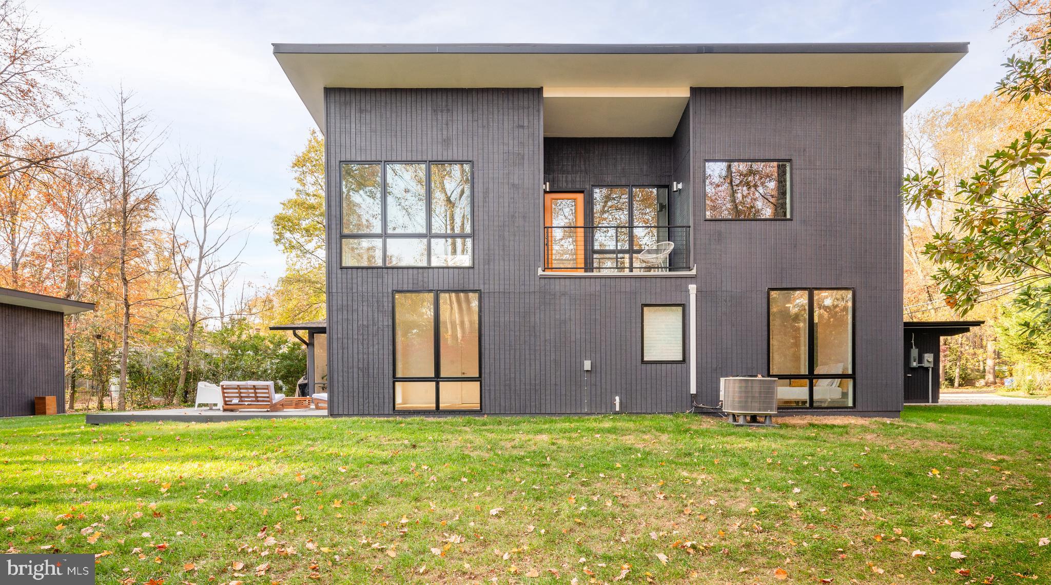 HOLLIN HILLS - Residential