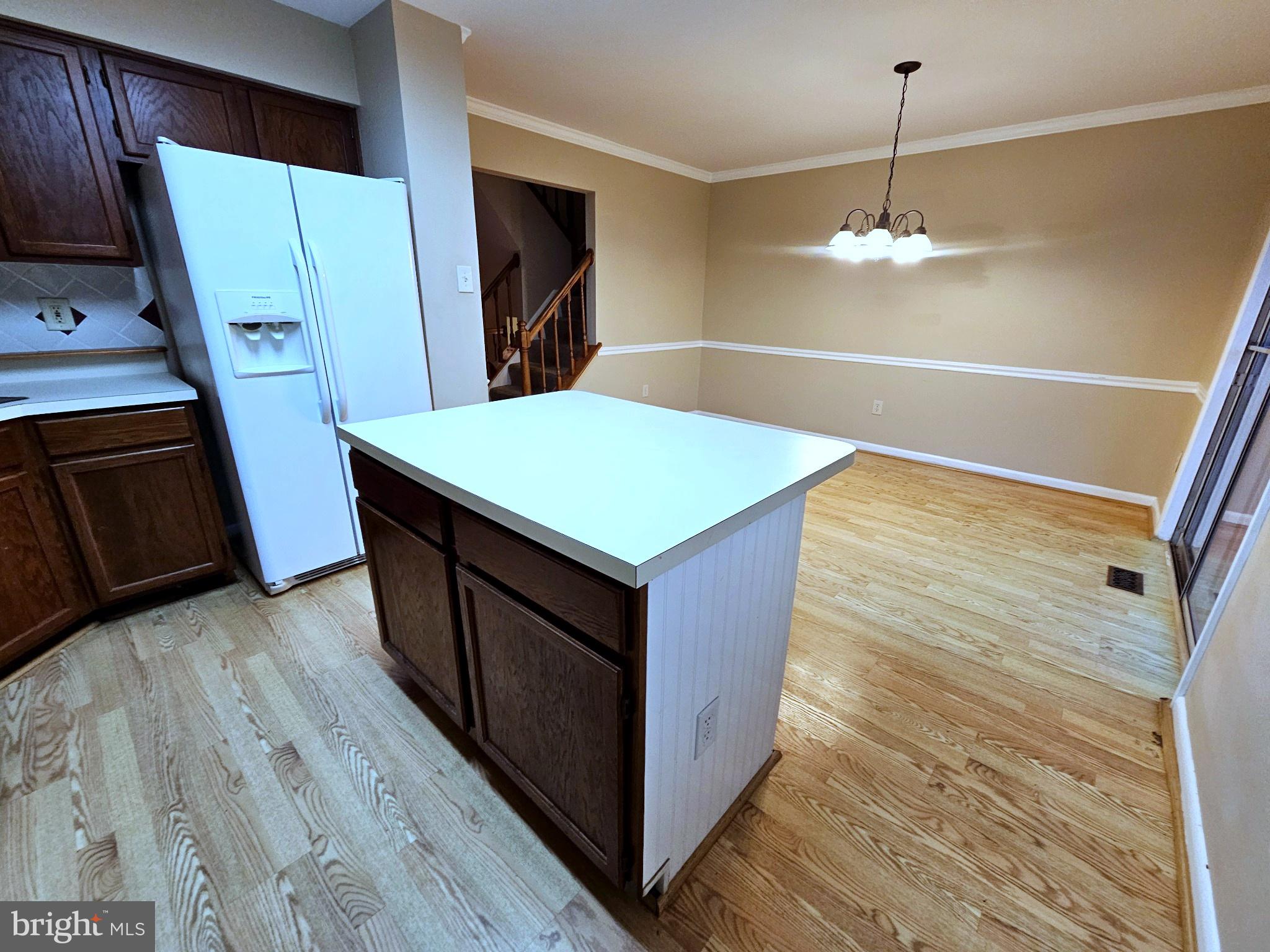 CONSTANT FRIENDSHIP - Residential