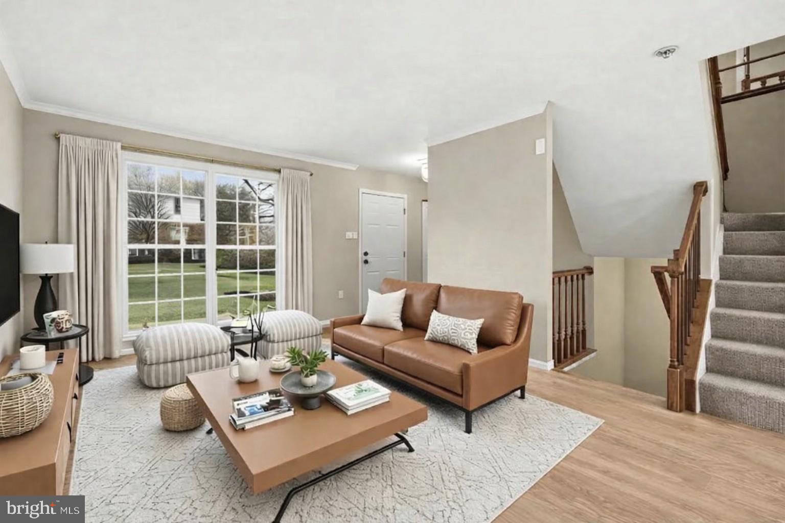 CONSTANT FRIENDSHIP - Residential