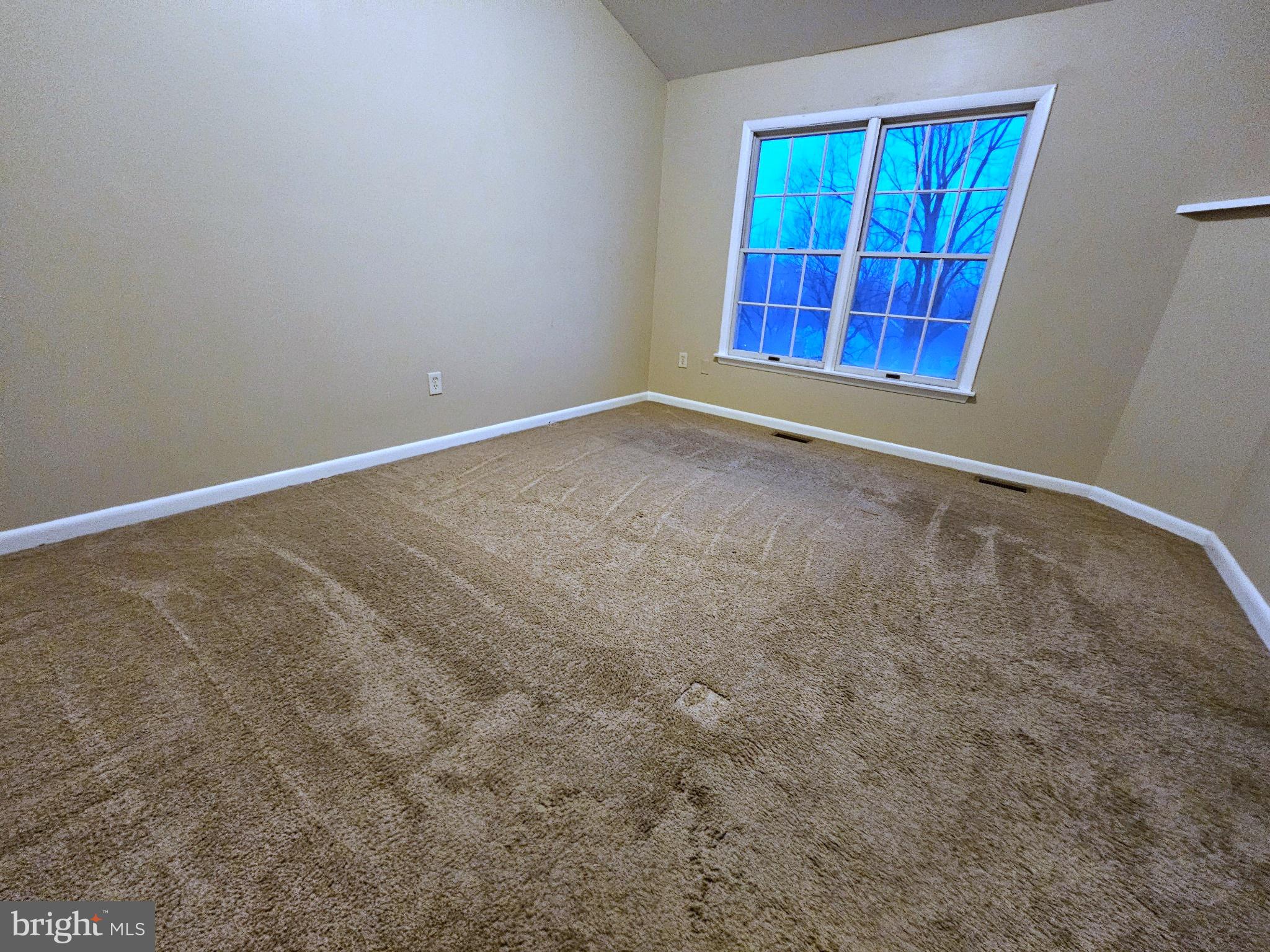 CONSTANT FRIENDSHIP - Residential