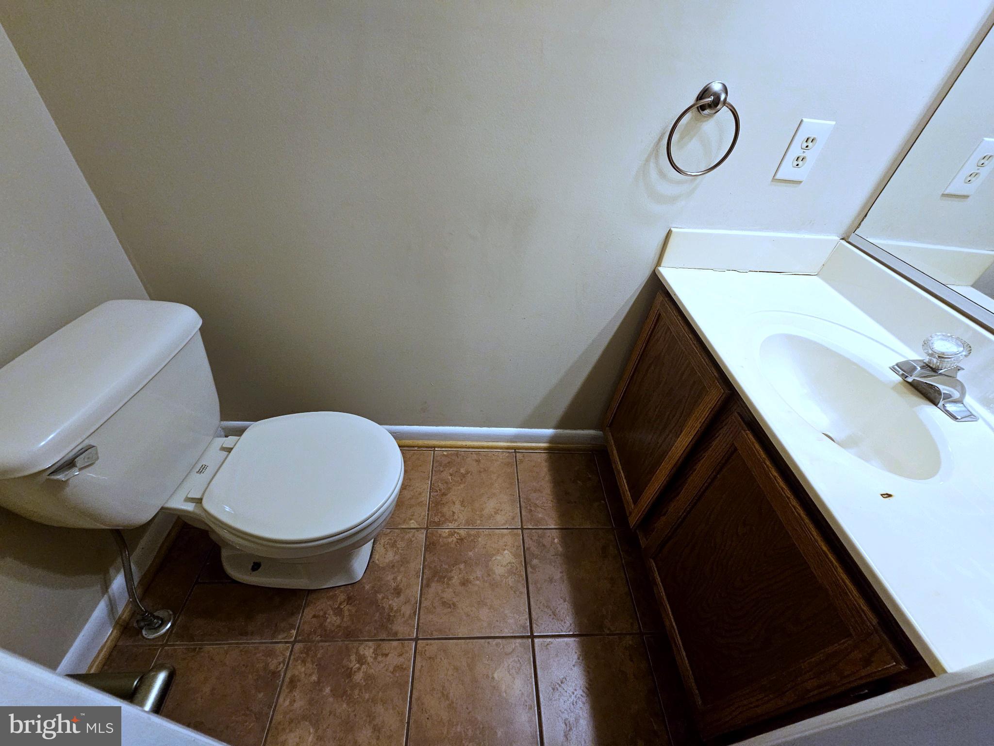 CONSTANT FRIENDSHIP - Residential