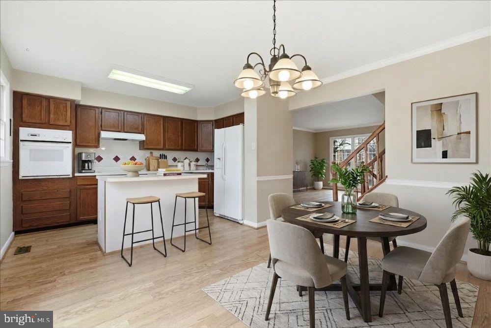 CONSTANT FRIENDSHIP - Residential