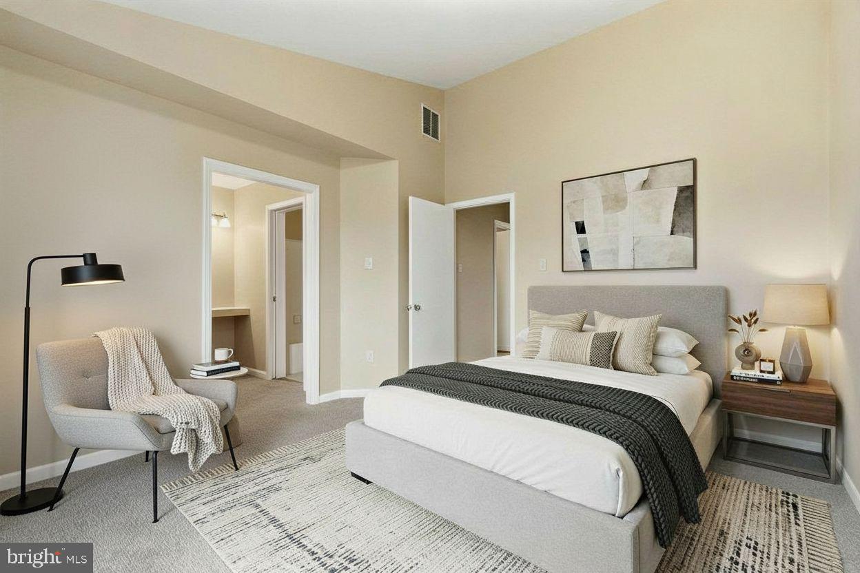 CONSTANT FRIENDSHIP - Residential