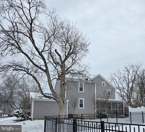 805 HAMILTON STREET CARLISLE PA 17013