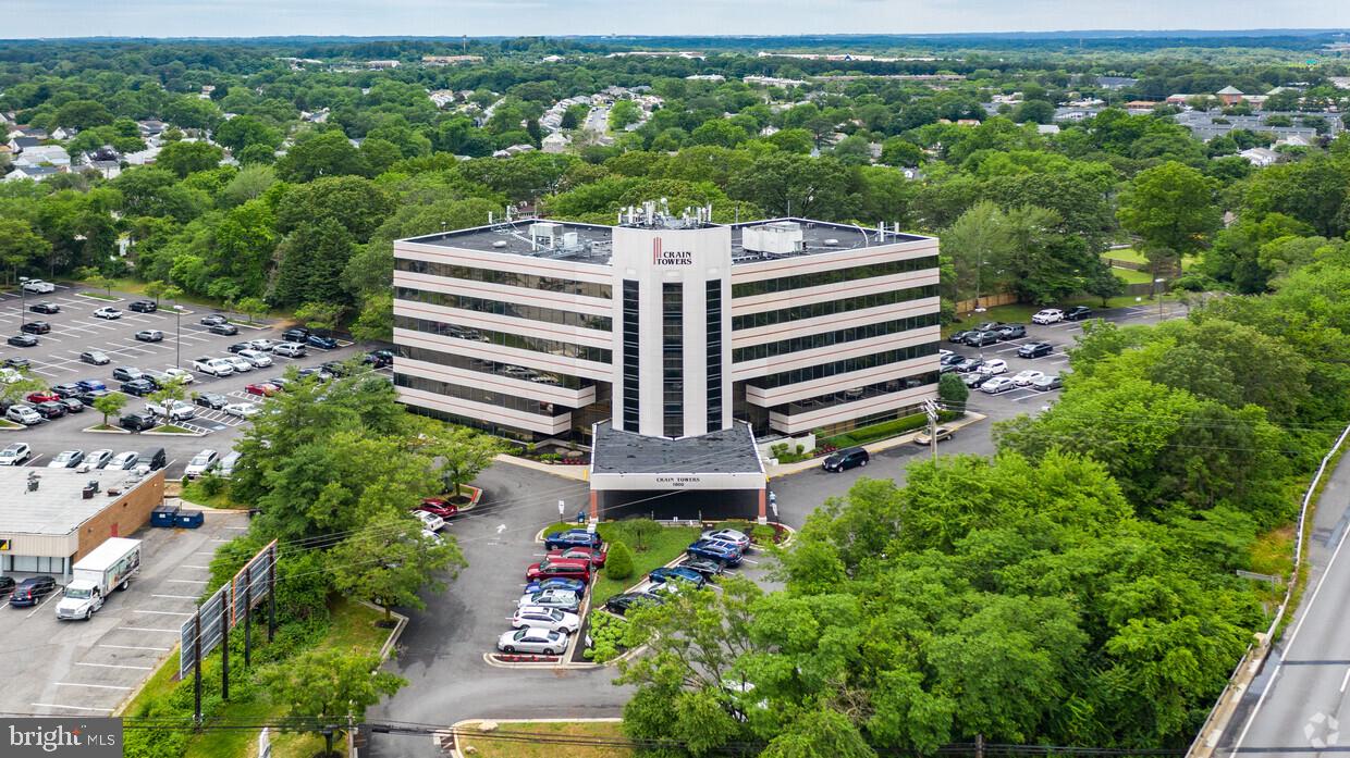 CRAIN TOWERS MEDICAL CENTER - Commercial Lease