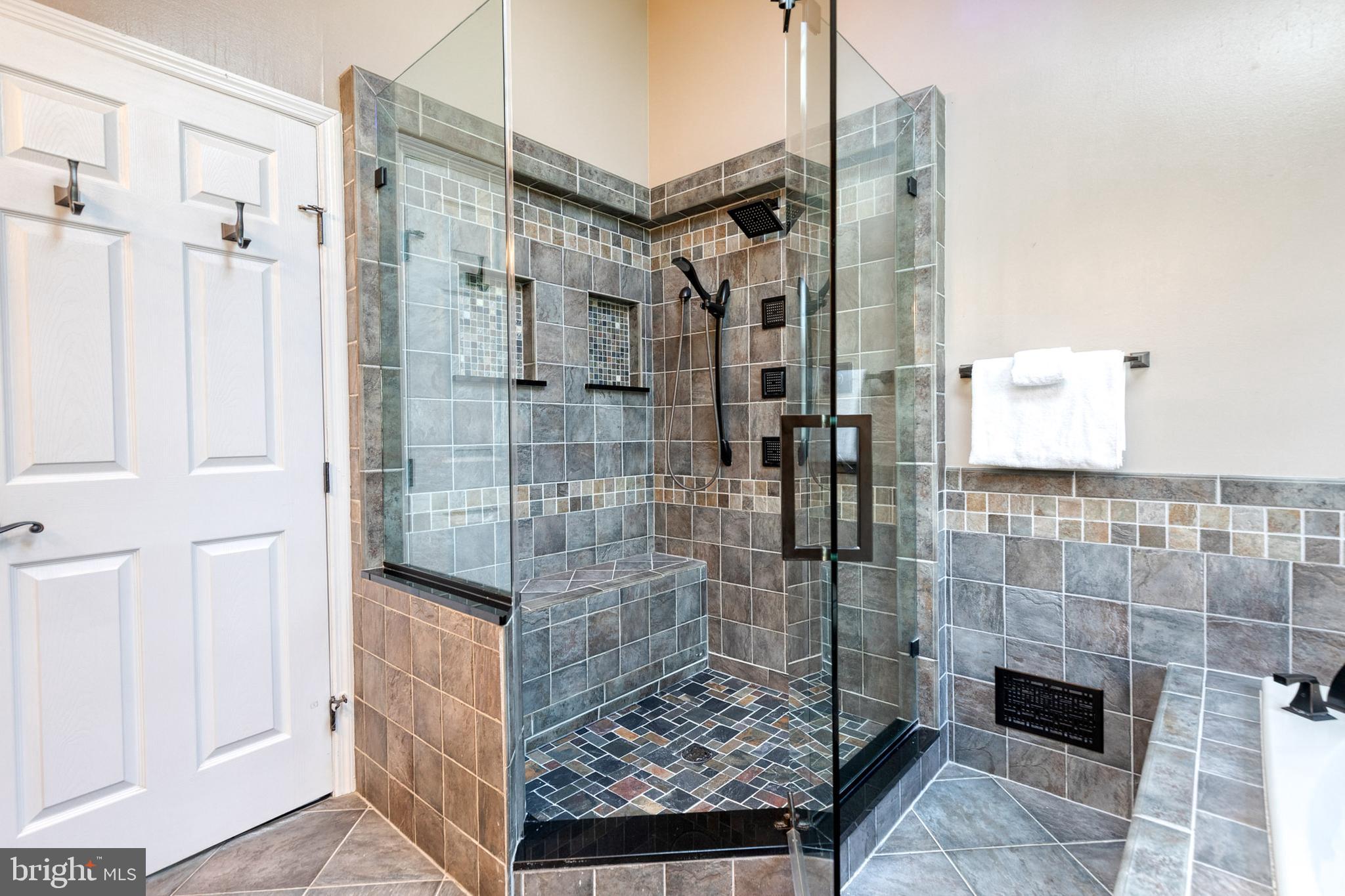 LONG MEADOW - Residential