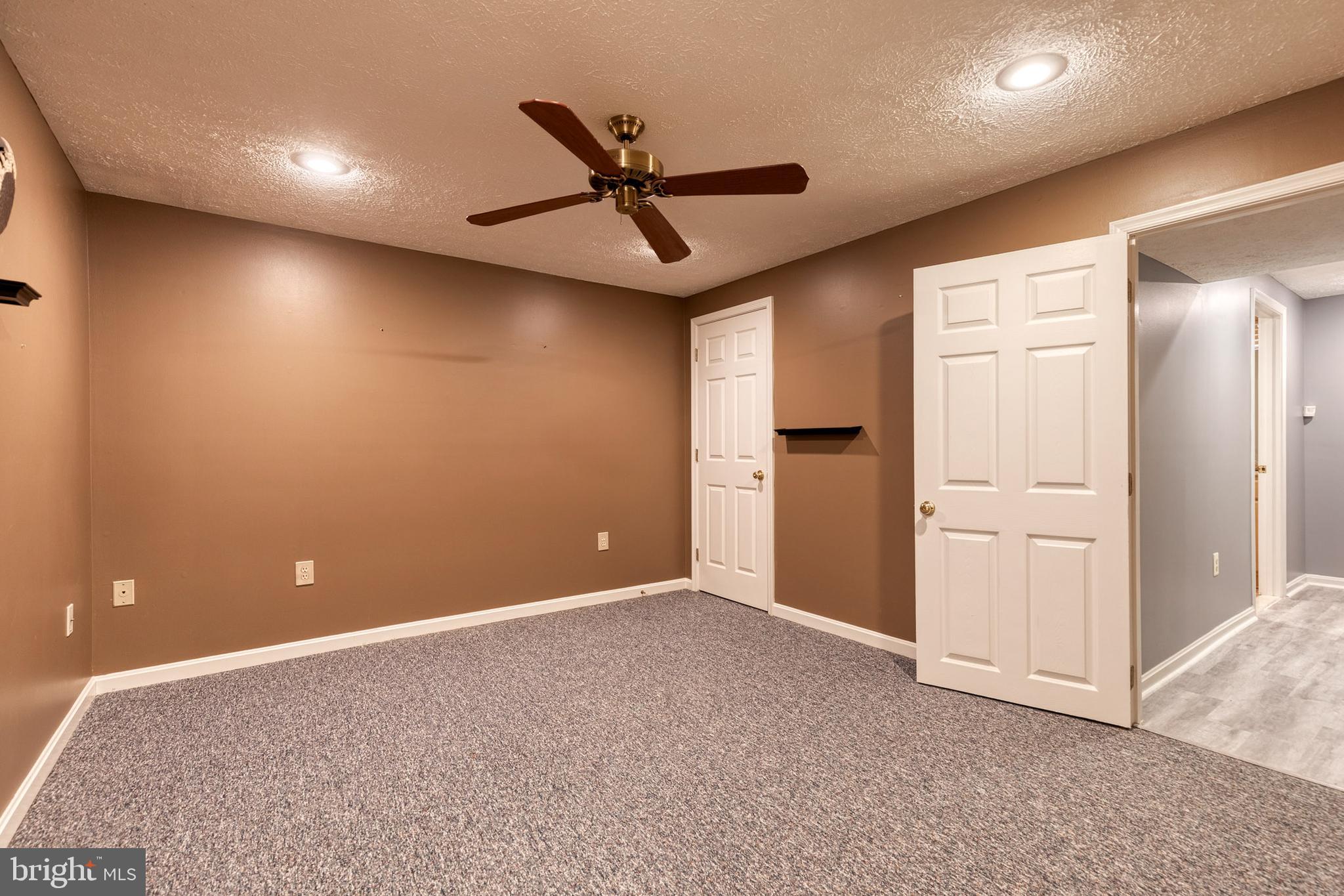 LONG MEADOW - Residential