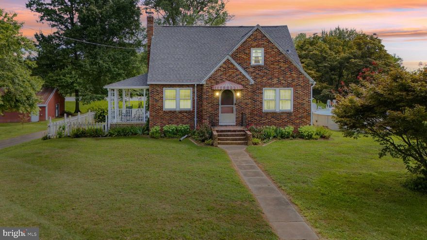 Brand new septic system!! 
Charming home on a large lot with a fantastic building.  Spacious rooms on the main floor including a first floor bedroom. Sunny kitchen with plenty of space for an island or table.  Two very large second floor bedrooms. Close to 95; easy access to everything. 
There are so many possibilities!