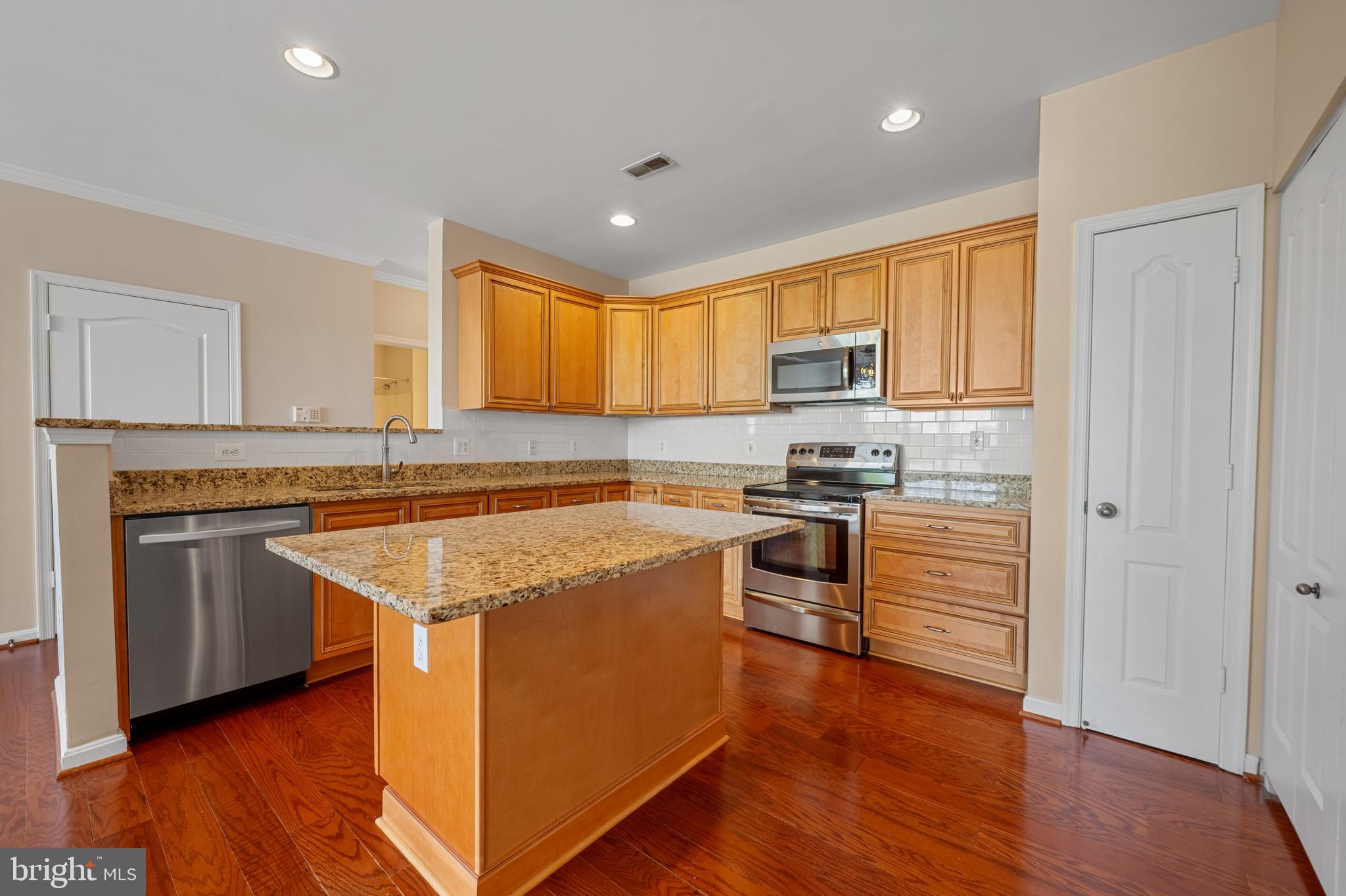 HIGH VIEW AT HUNT VALLEY - Residential