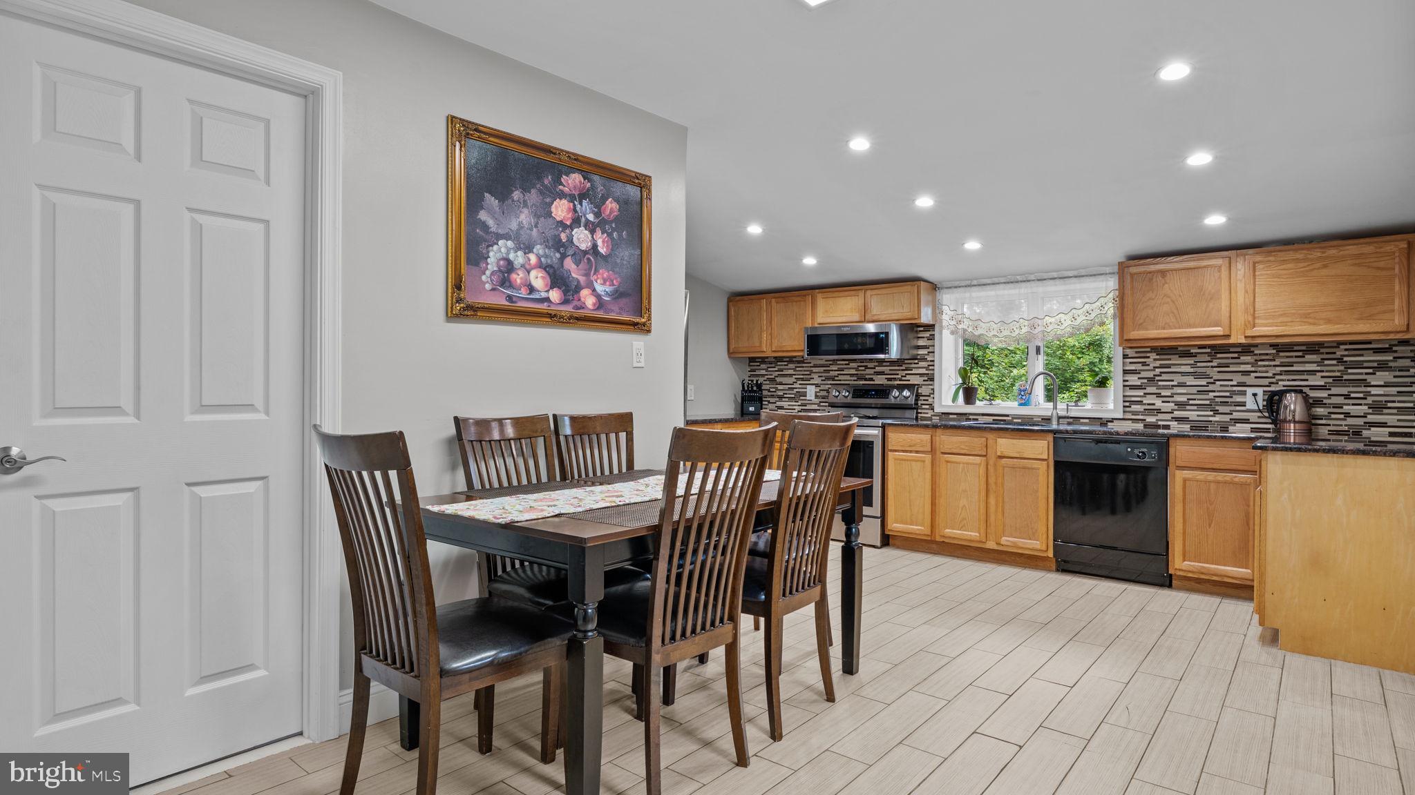 SHERWOOD ESTATES - Residential