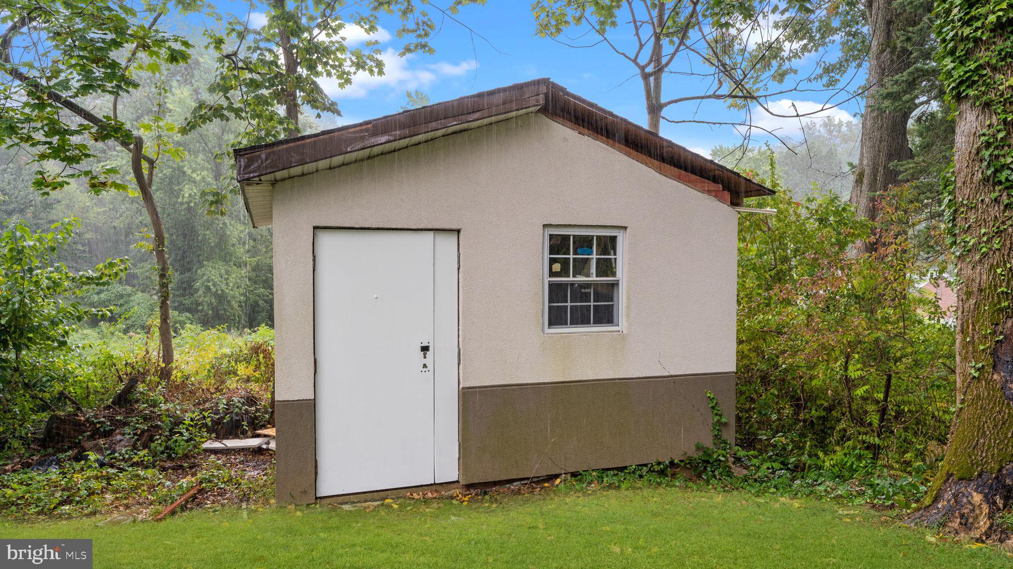 SHERWOOD ESTATES - Residential