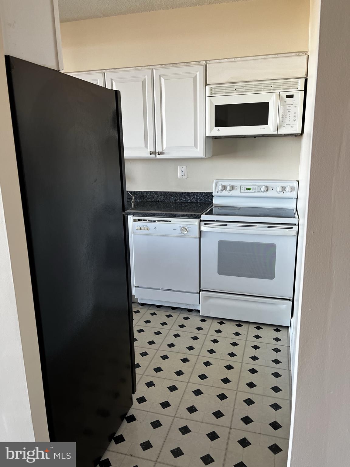 ALEXANDRIA HOUSE - Residential Lease