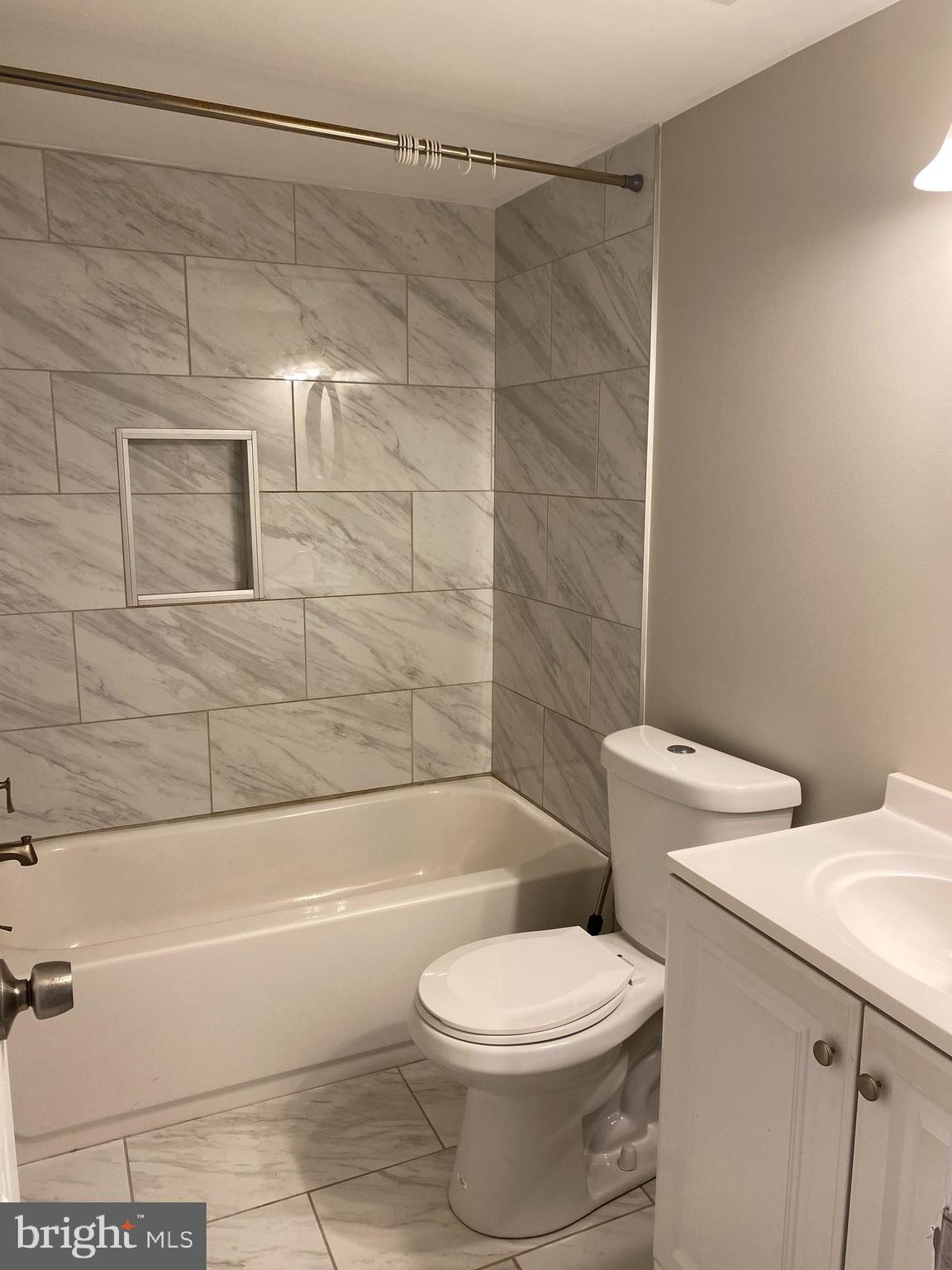 VALLEY PARK CONDOMINIUMS - Residential Lease