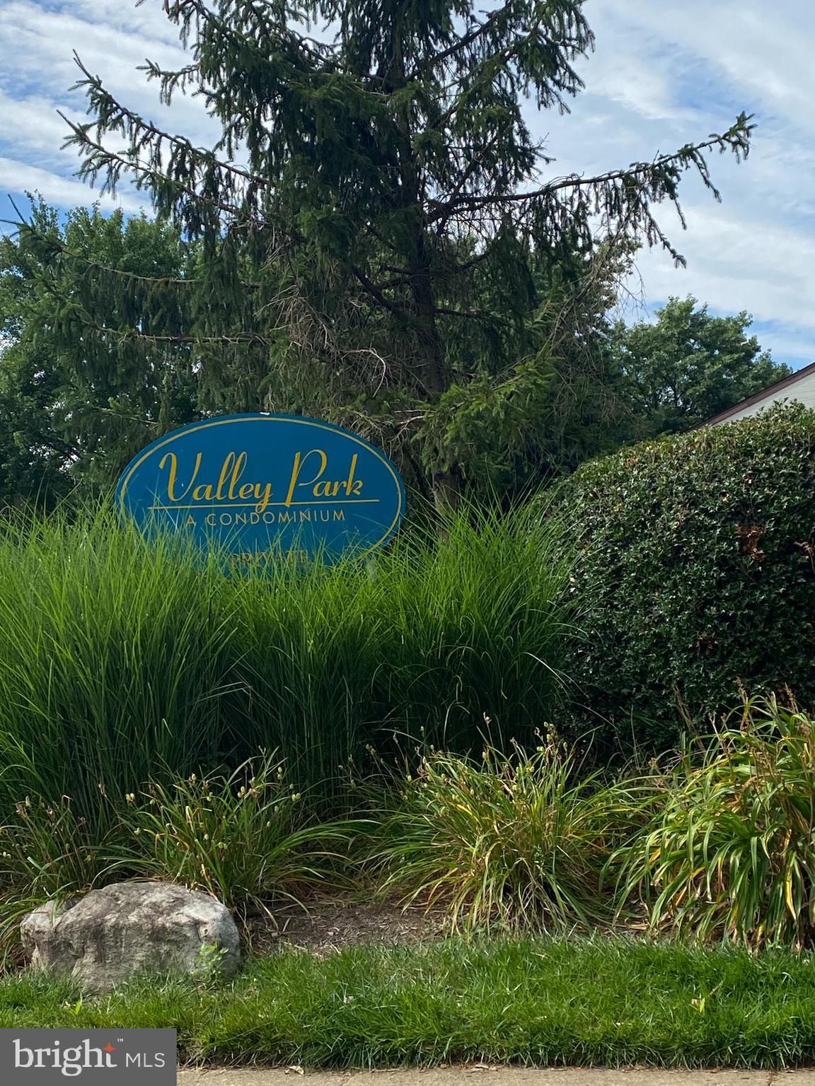 VALLEY PARK CONDOMINIUMS - Residential Lease