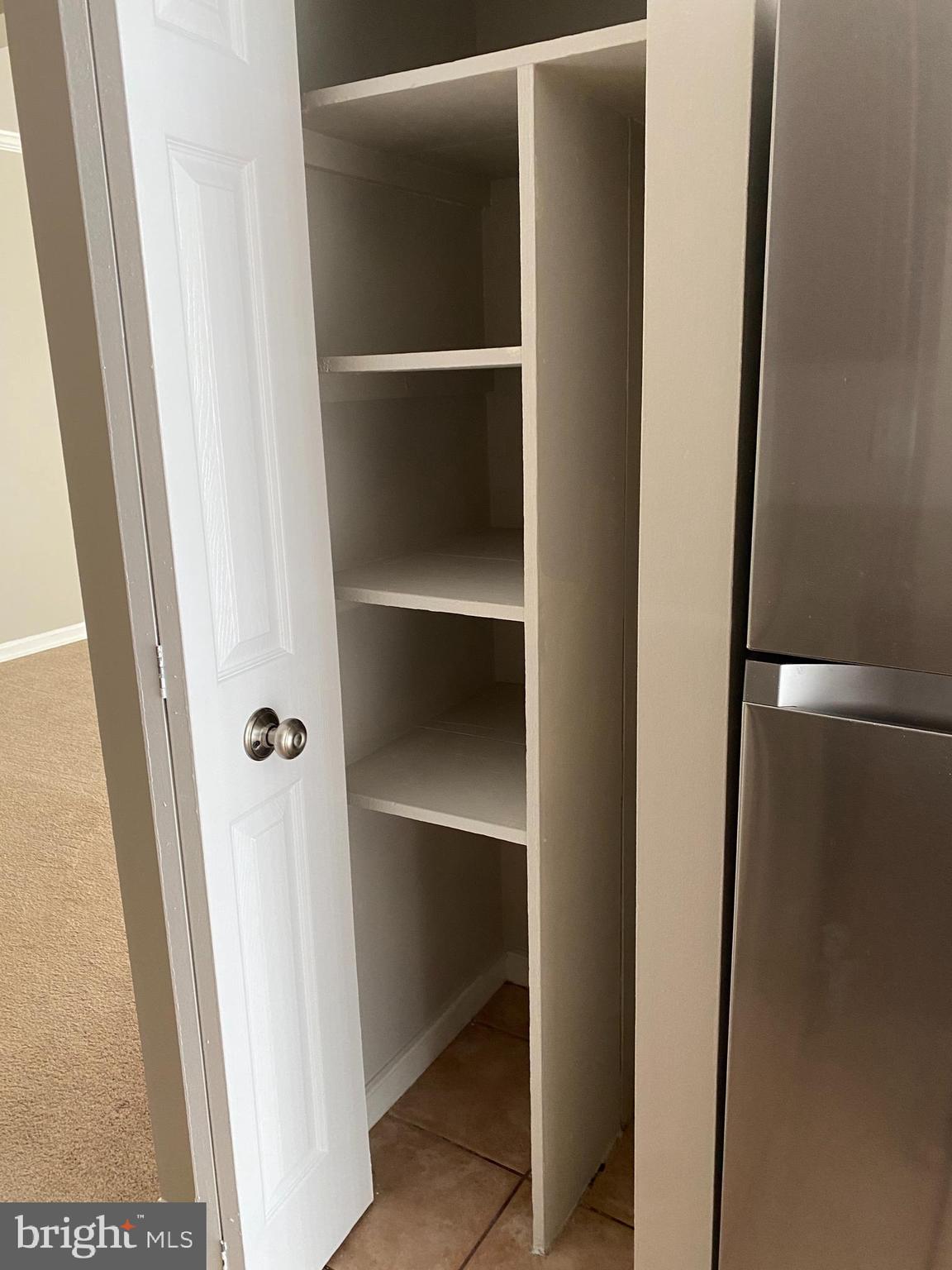 VALLEY PARK CONDOMINIUMS - Residential Lease