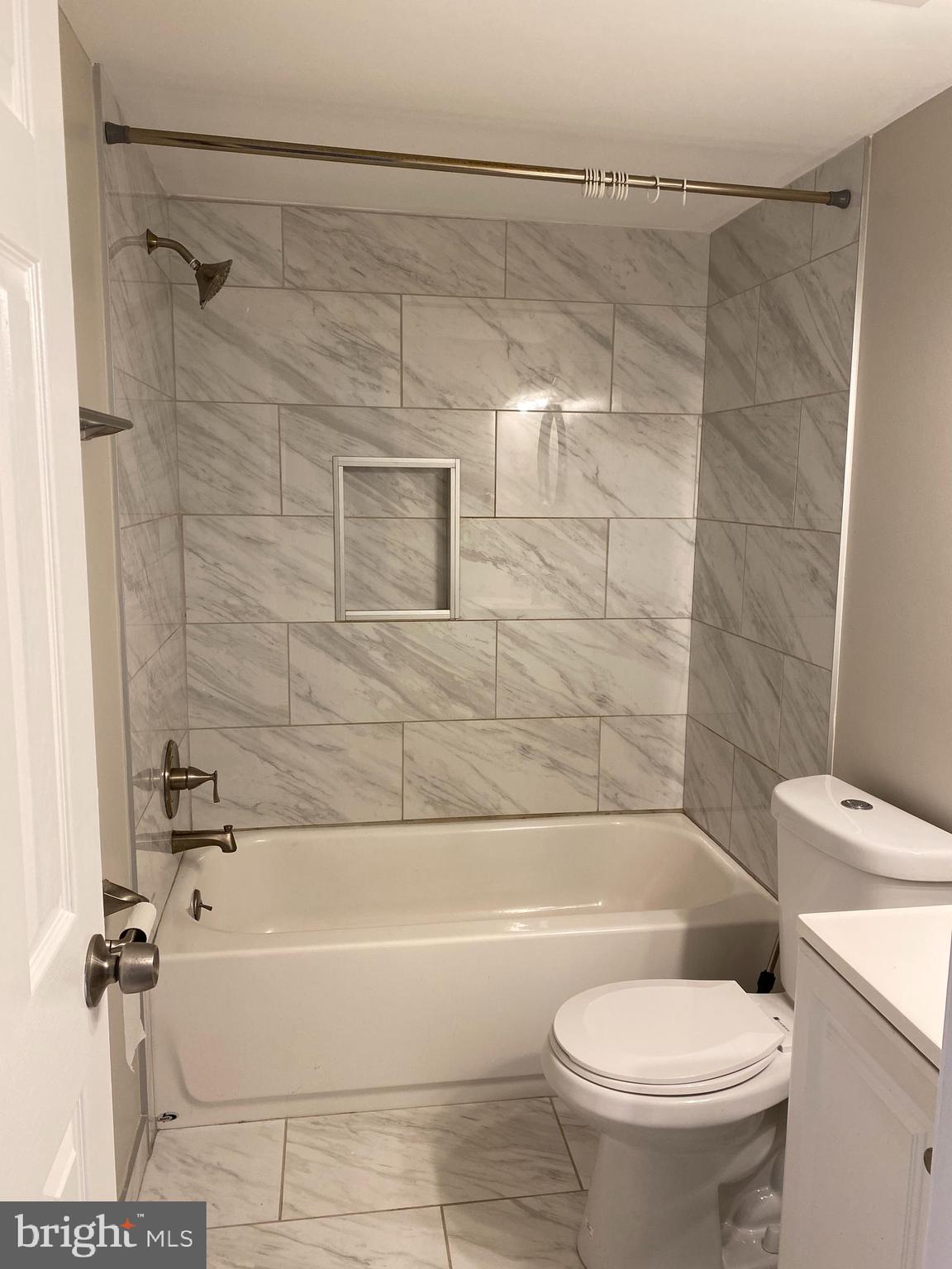 VALLEY PARK CONDOMINIUMS - Residential Lease