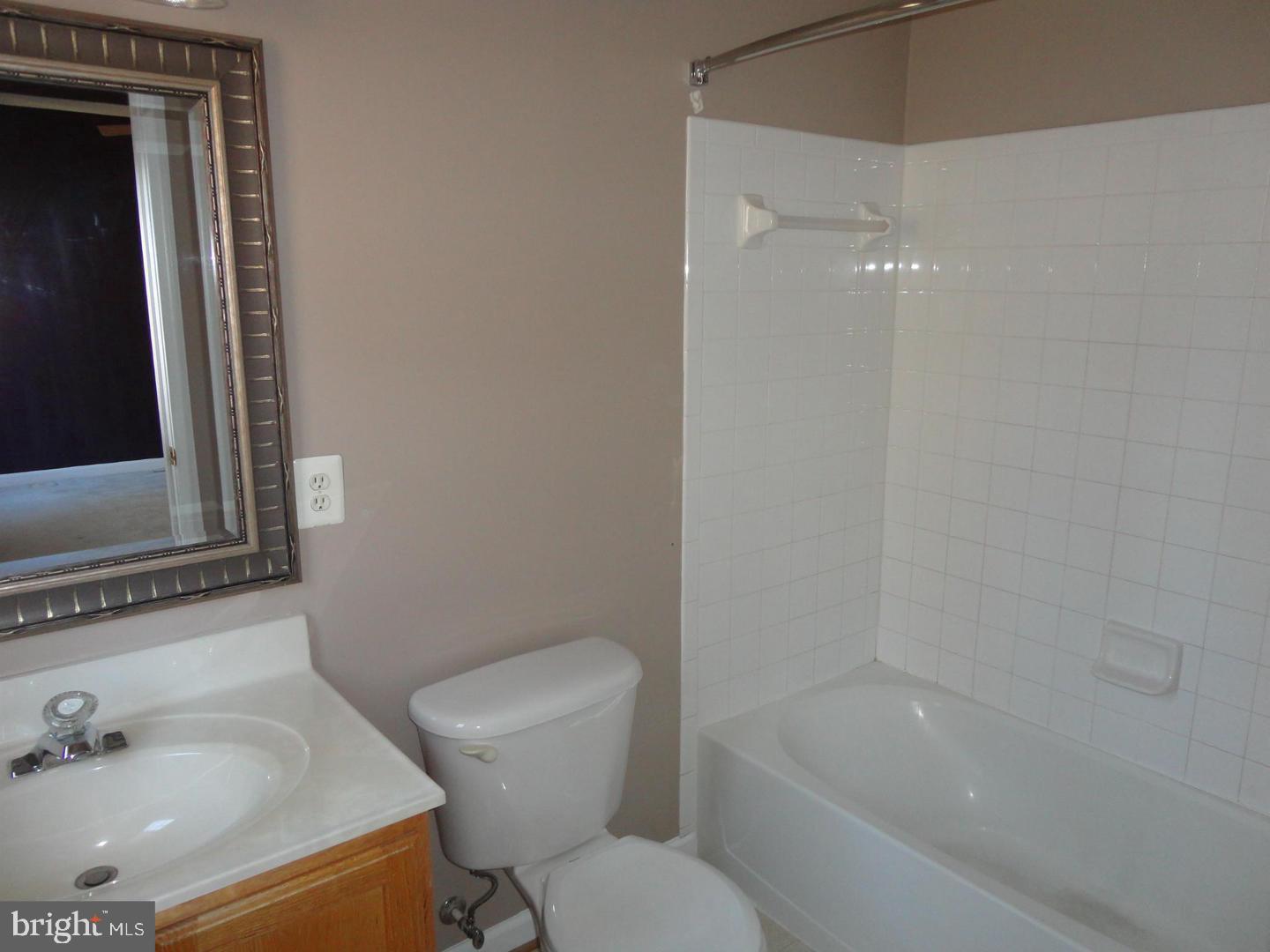 VILLAGES OF URBANA - Residential Lease