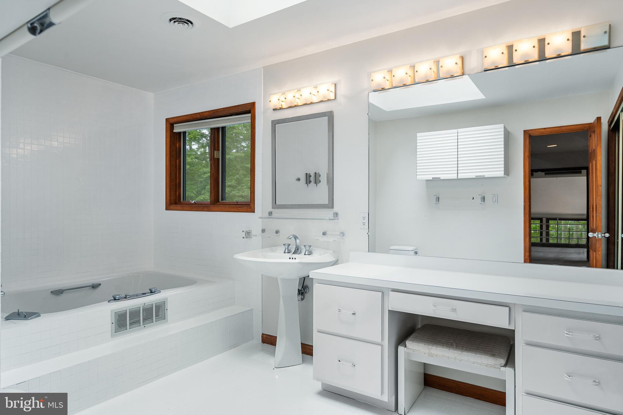 CAERNARVON WOODS - Residential