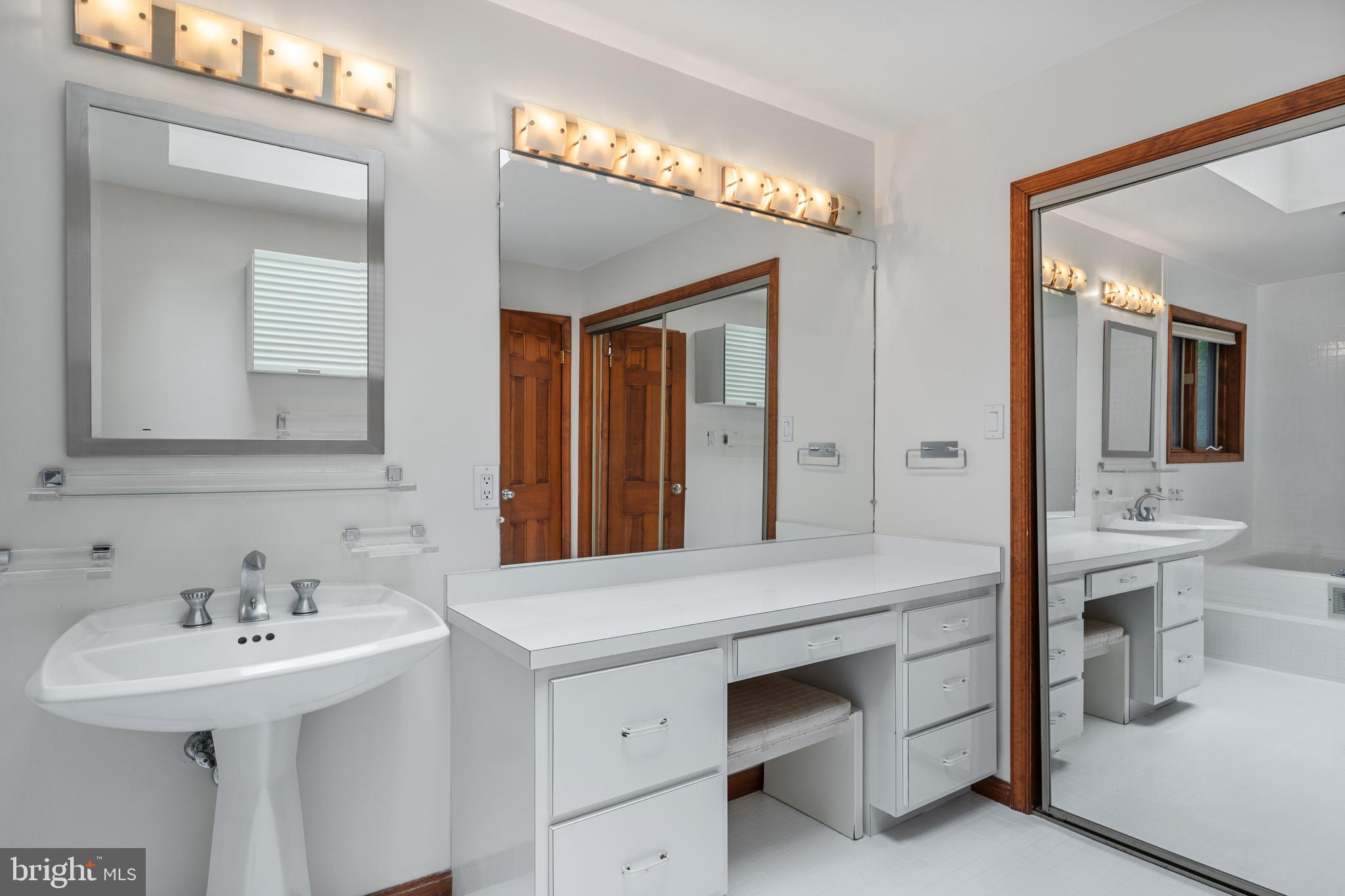 CAERNARVON WOODS - Residential