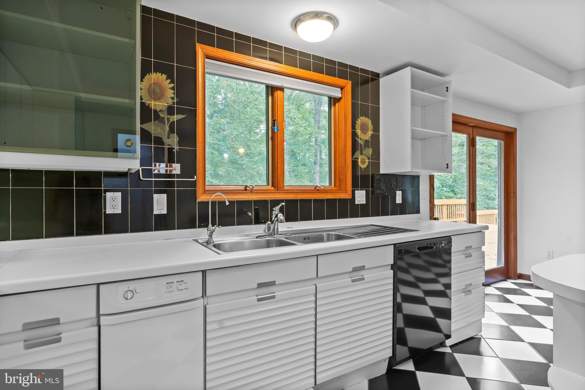 CAERNARVON WOODS - Residential