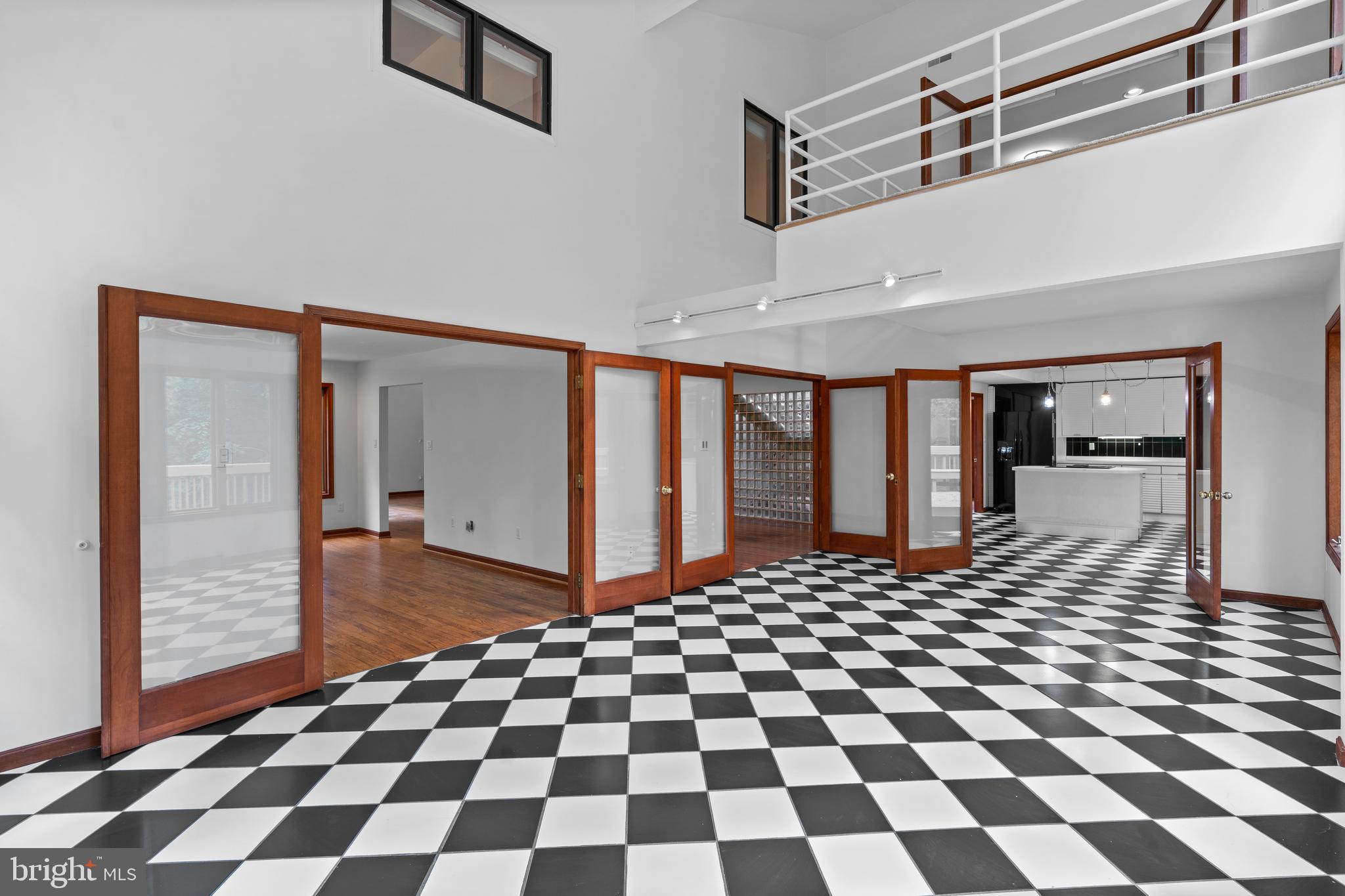 CAERNARVON WOODS - Residential