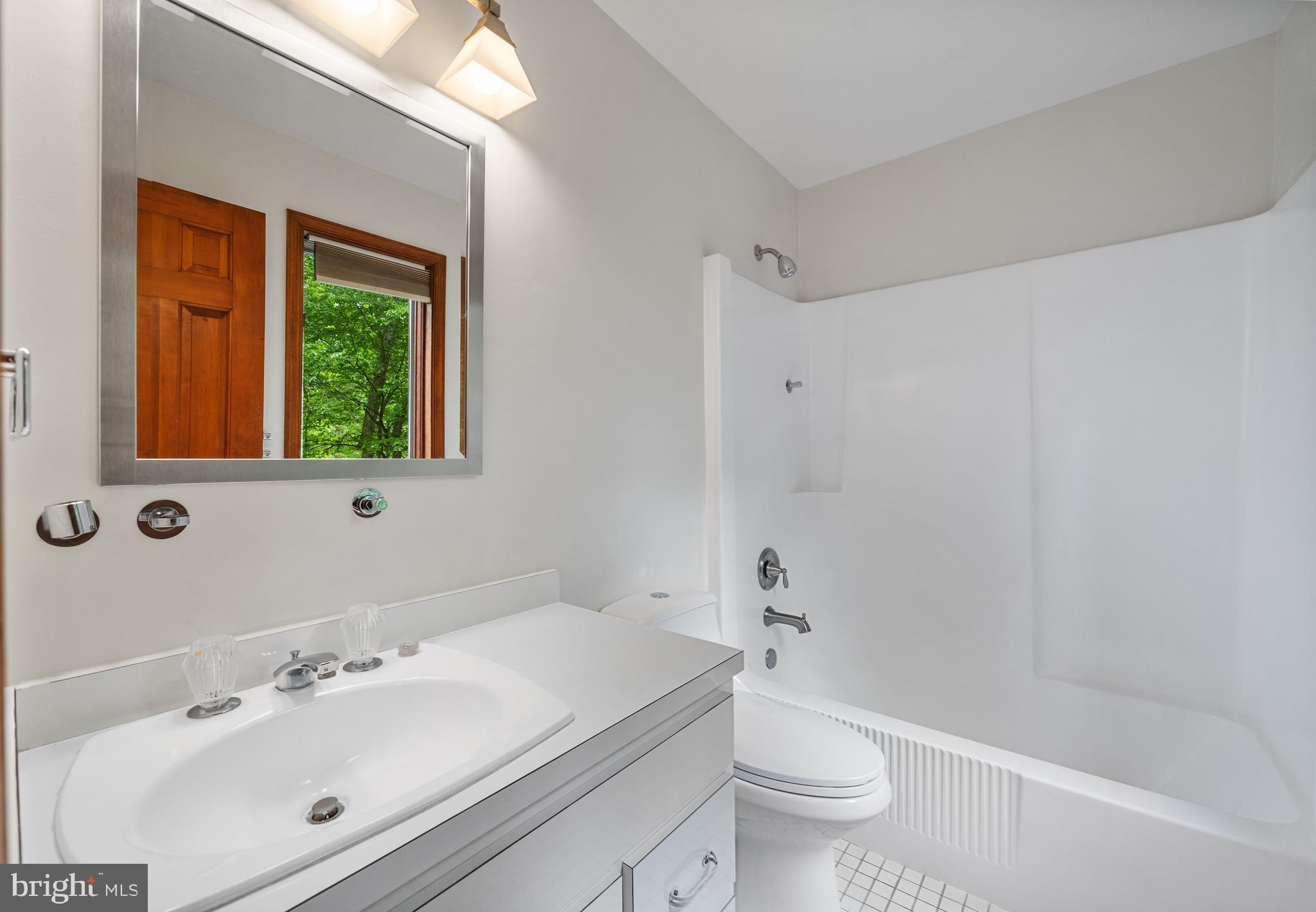 CAERNARVON WOODS - Residential