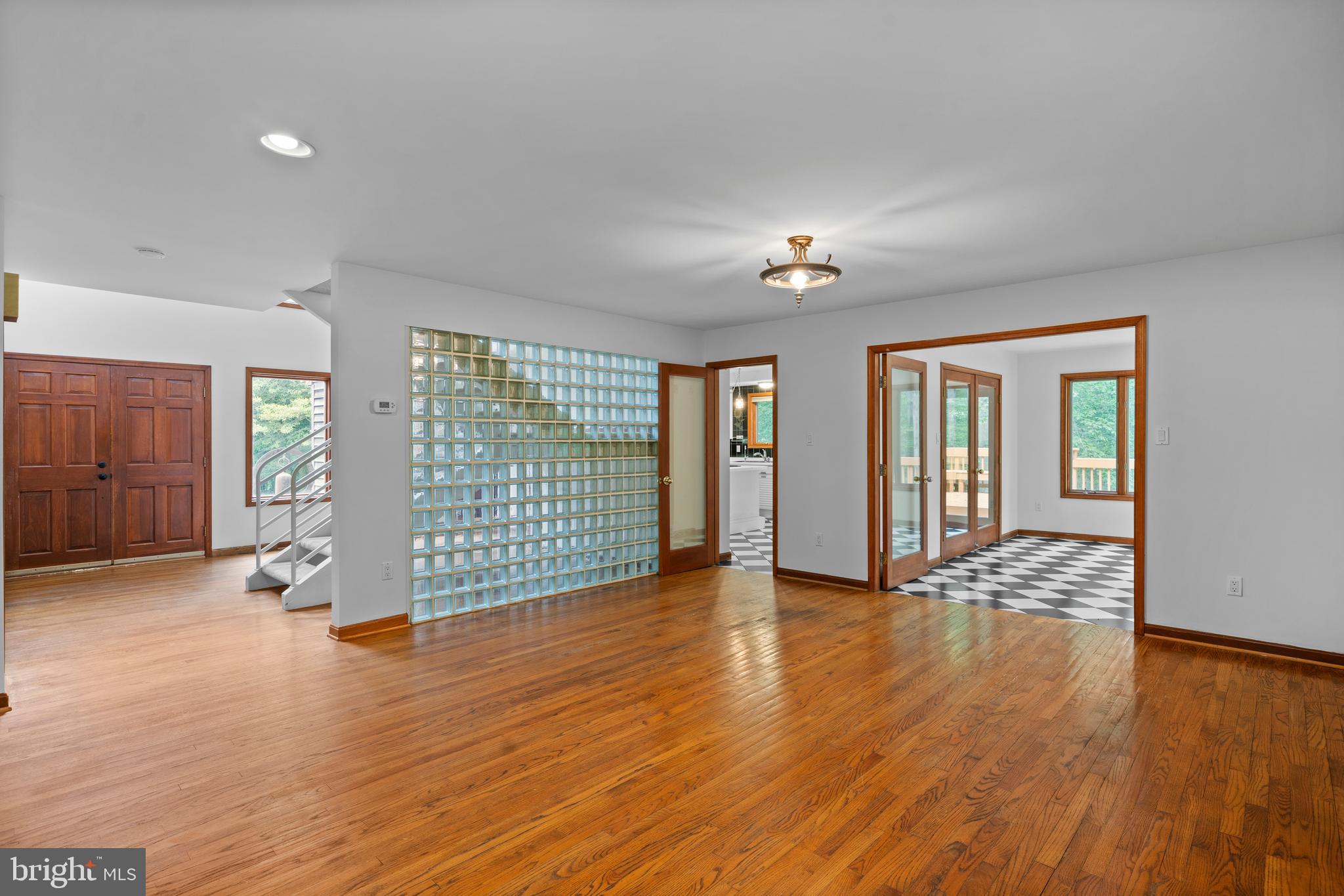 CAERNARVON WOODS - Residential