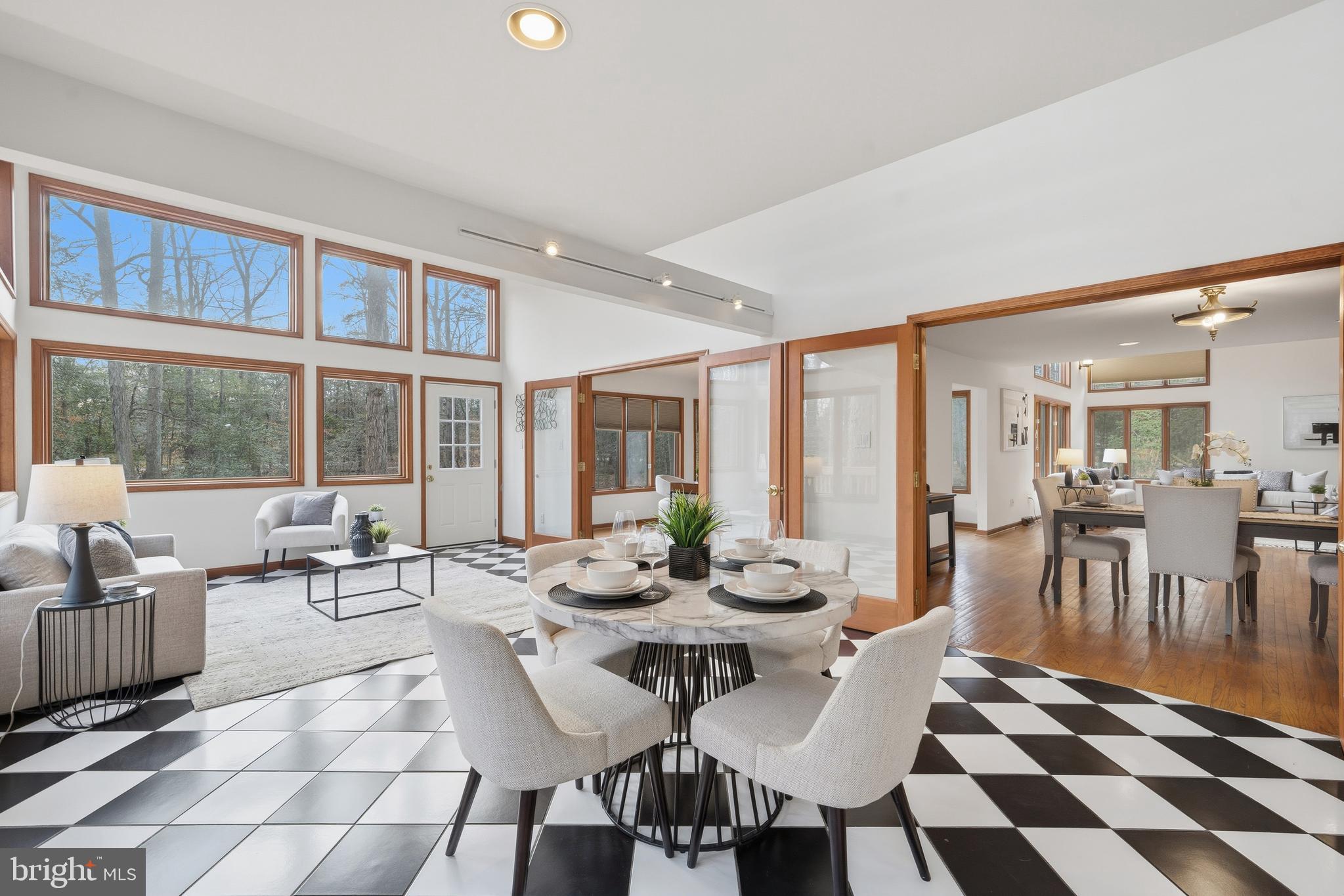 CAERNARVON WOODS - Residential