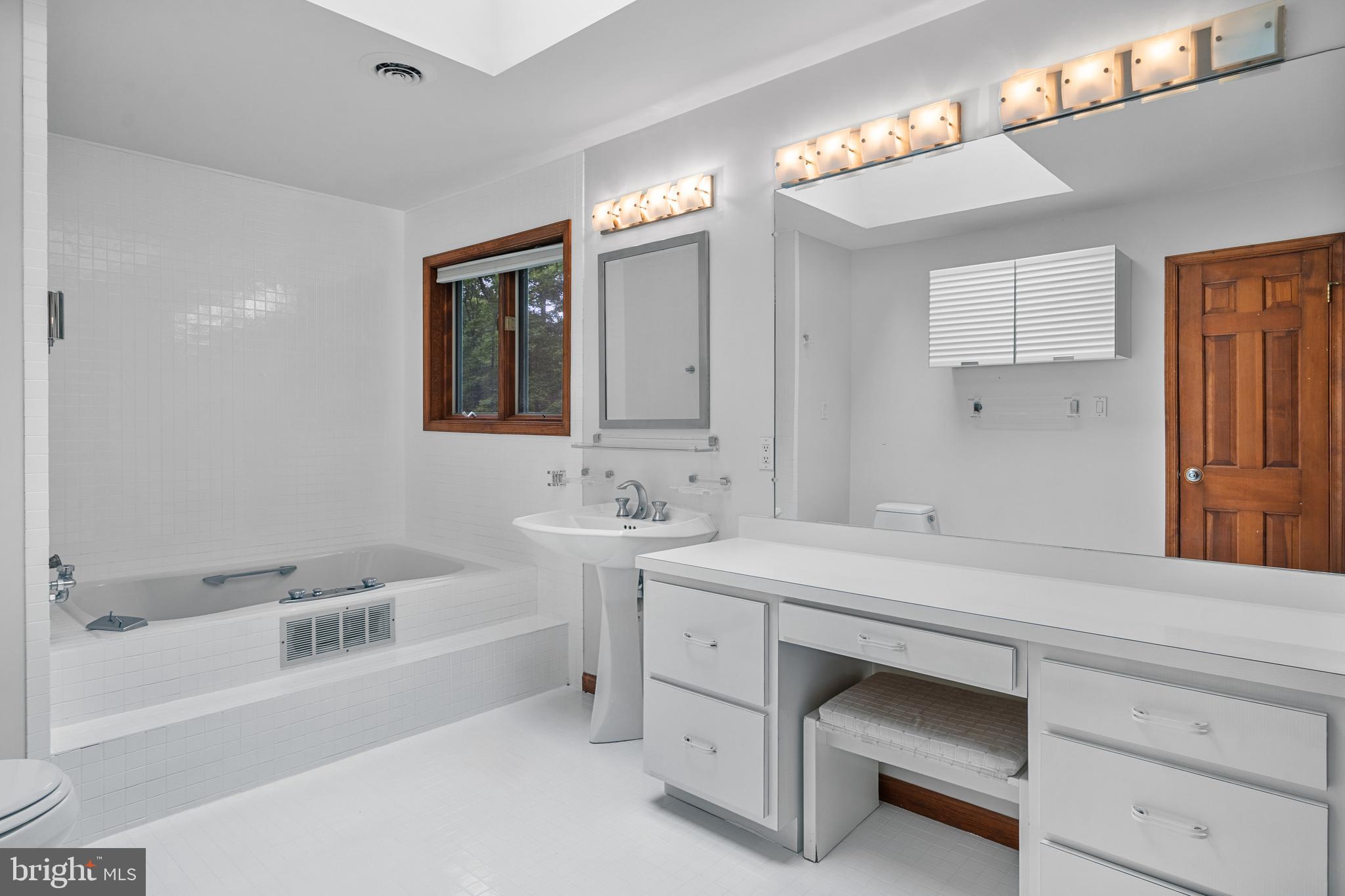 CAERNARVON WOODS - Residential