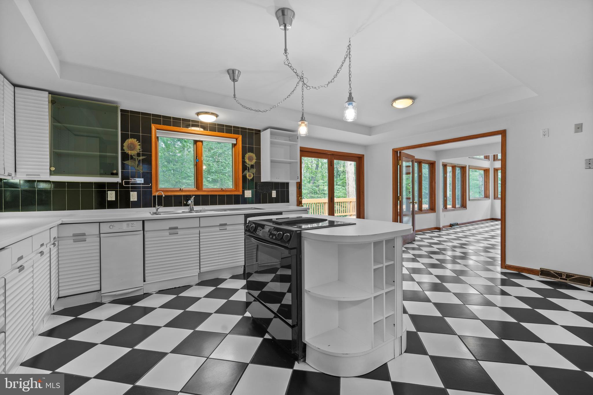 CAERNARVON WOODS - Residential