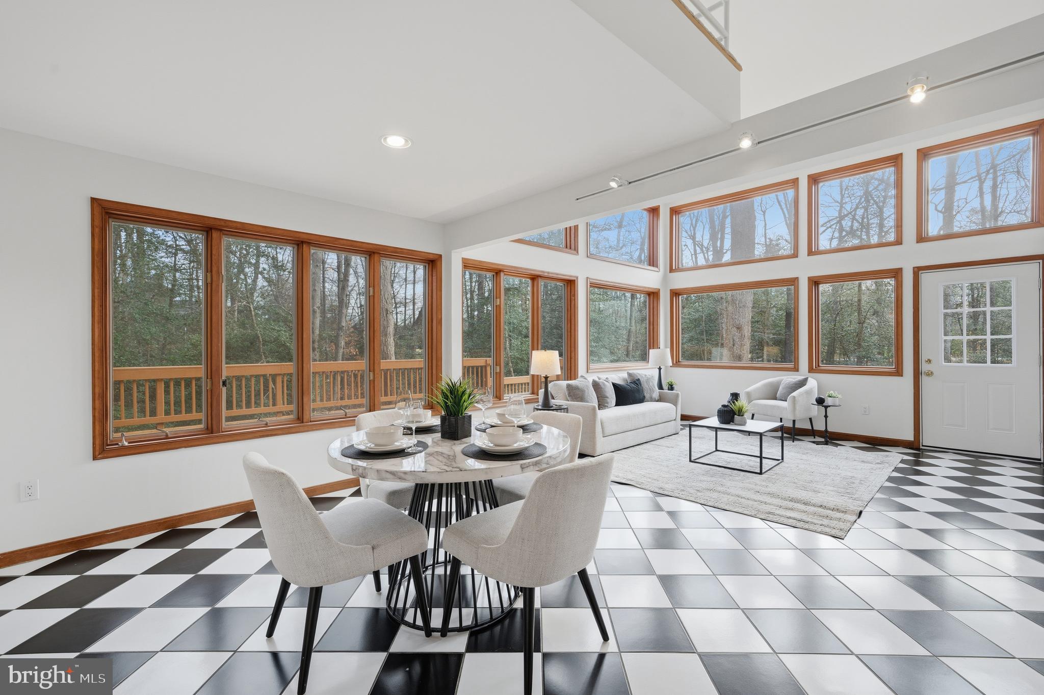 CAERNARVON WOODS - Residential